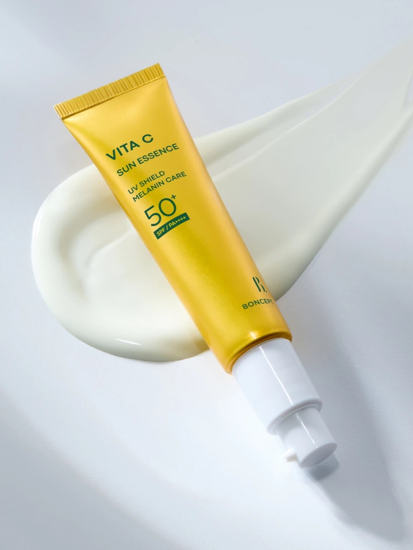 抵禦紫外線中的 UVB 與 UVA 維他命C亮白防曬精華SPF50+ PA++++