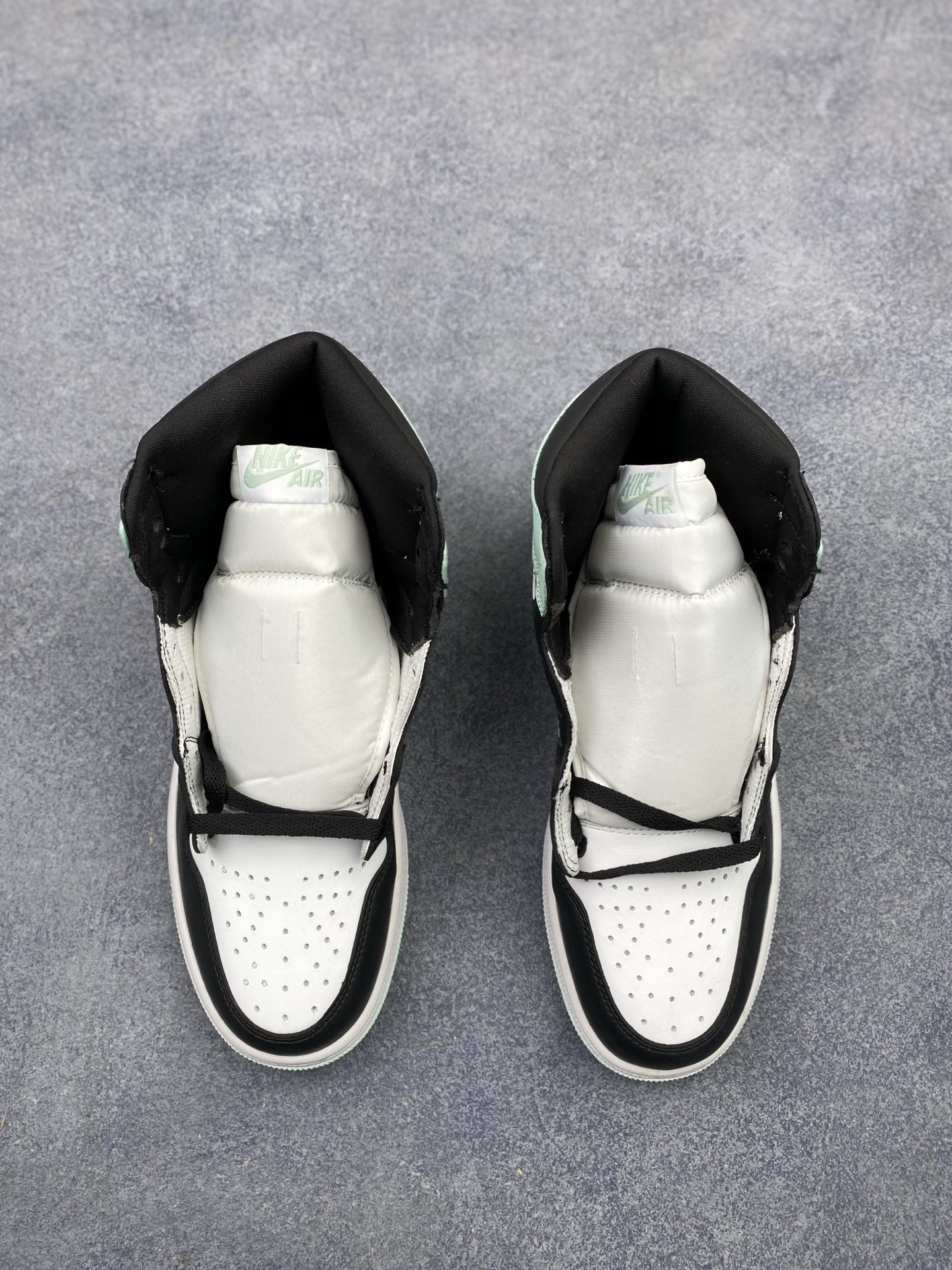 Nike Air Jordan 1 Retro High OG 861428-100