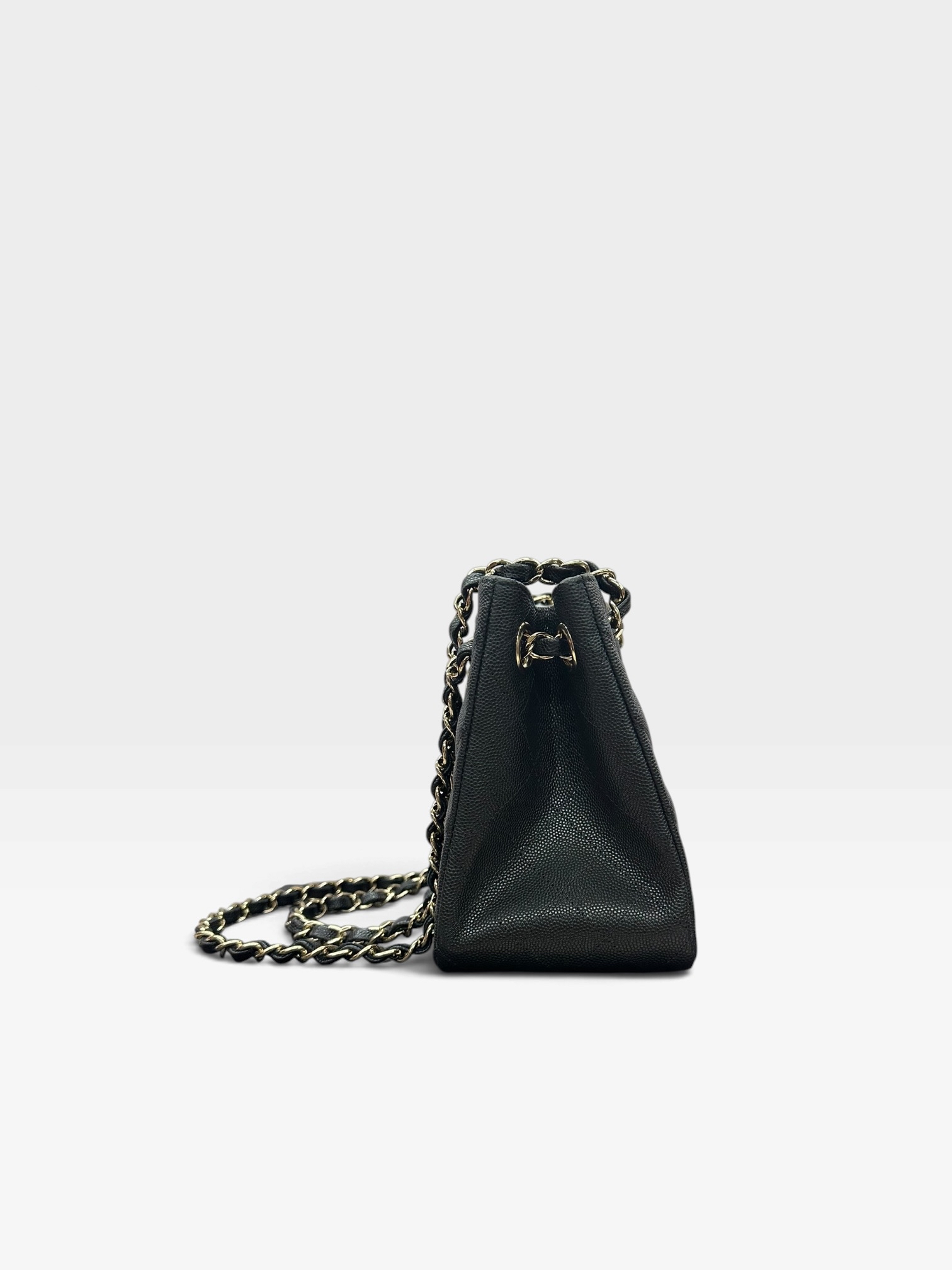 Pre-Owned Chanel Mini Bucket Bag/ Product Code: 102007