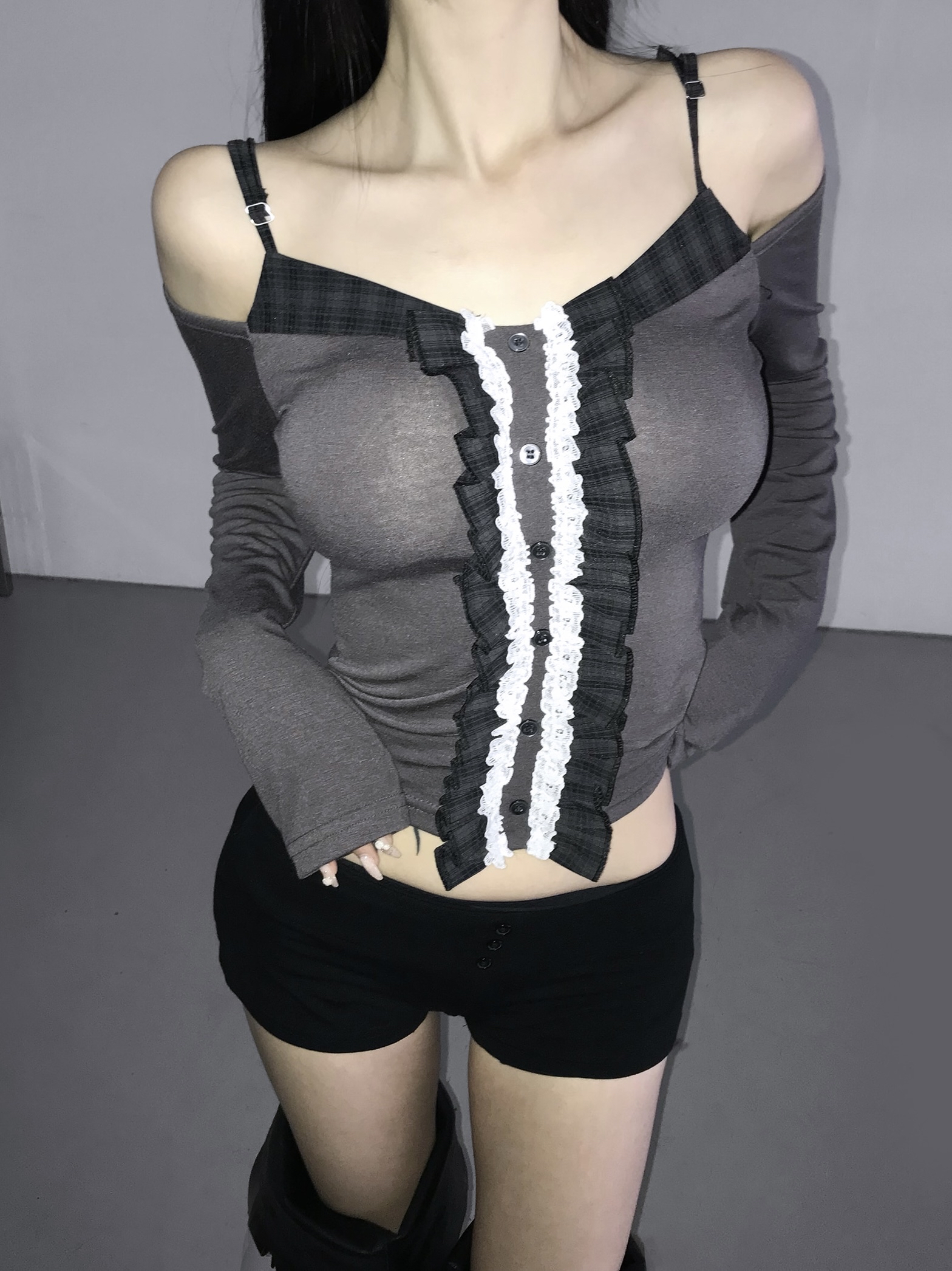 Contrast Lace Ruffle Off-Shoulder Top