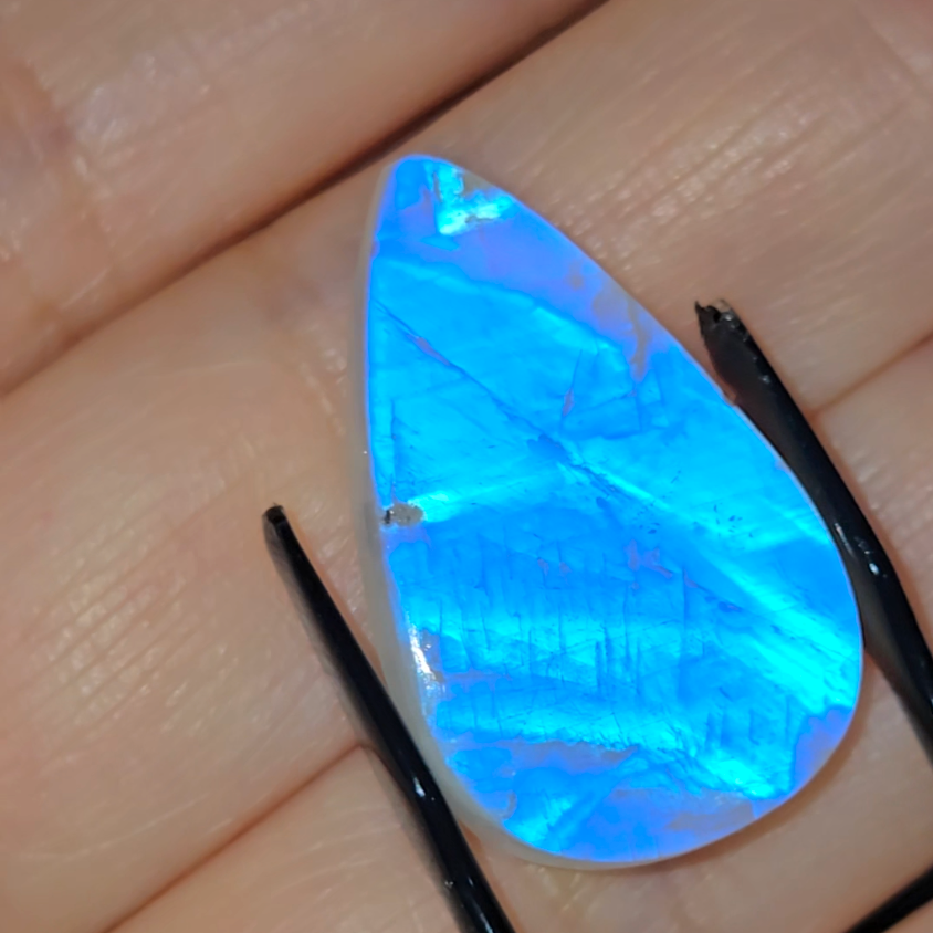 Intense blue flash moonstone from India - MS6