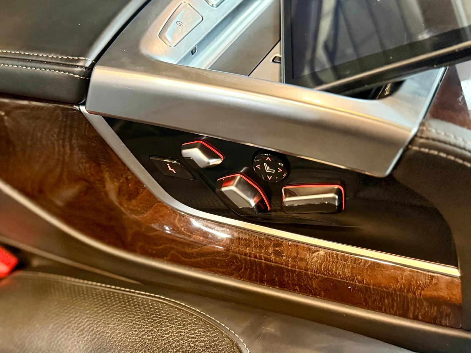 B.M.W. 740LIA Saloon (G12)2015