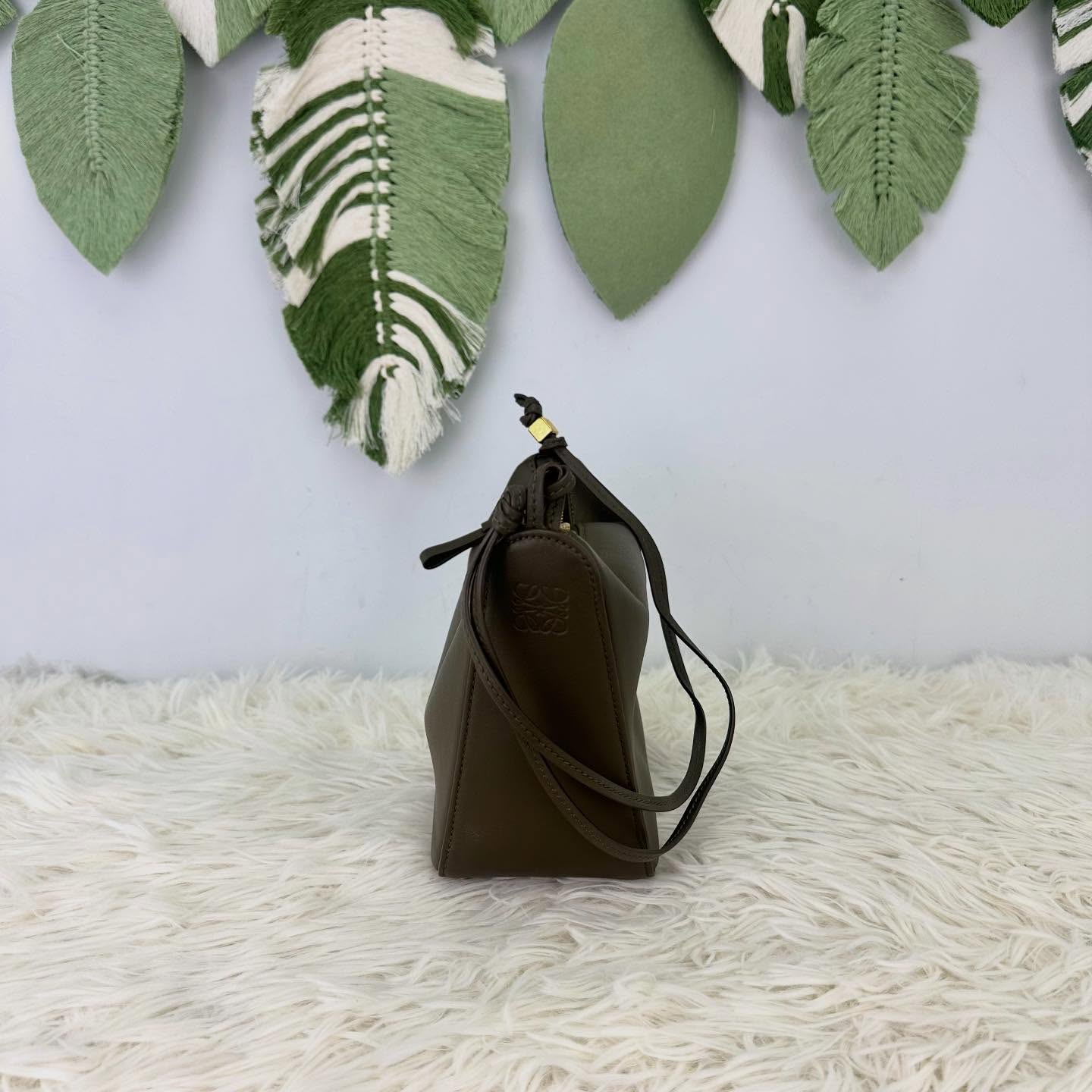 LOEWE🤍PRE OWNED Hammock Hobo 卡其綠色金扣 Mini Size 2023年💚