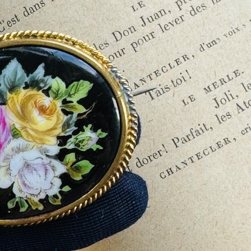 Antique 19th Century German/Czechoslovakian Hand-painted Floral Porcelain Brooch (MW232)