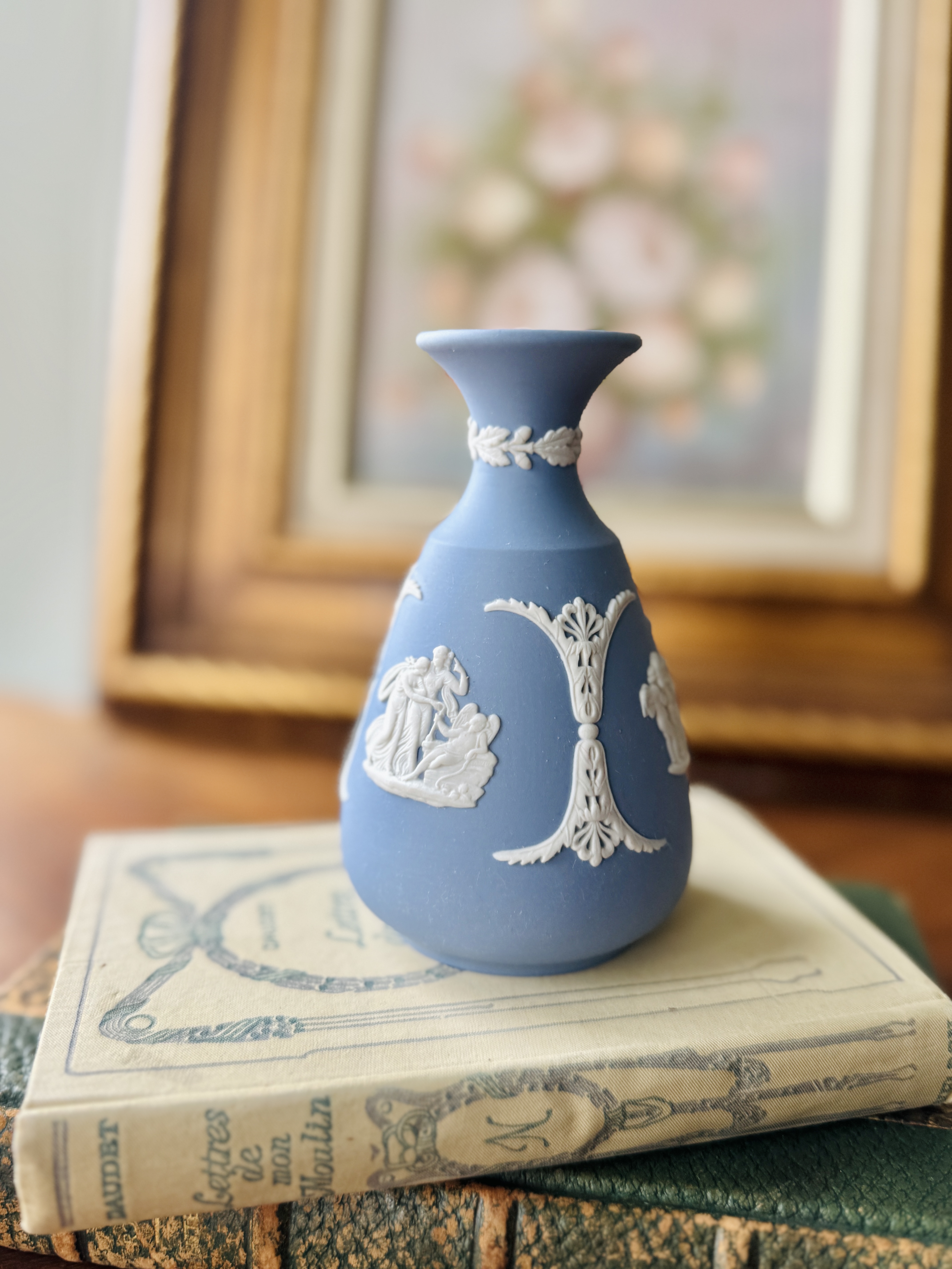 Vintage Wedgwood Blue Jasper Vase (MT2460)