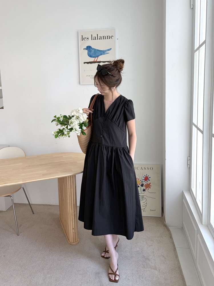 Airy Button Front Long Dress (Black)