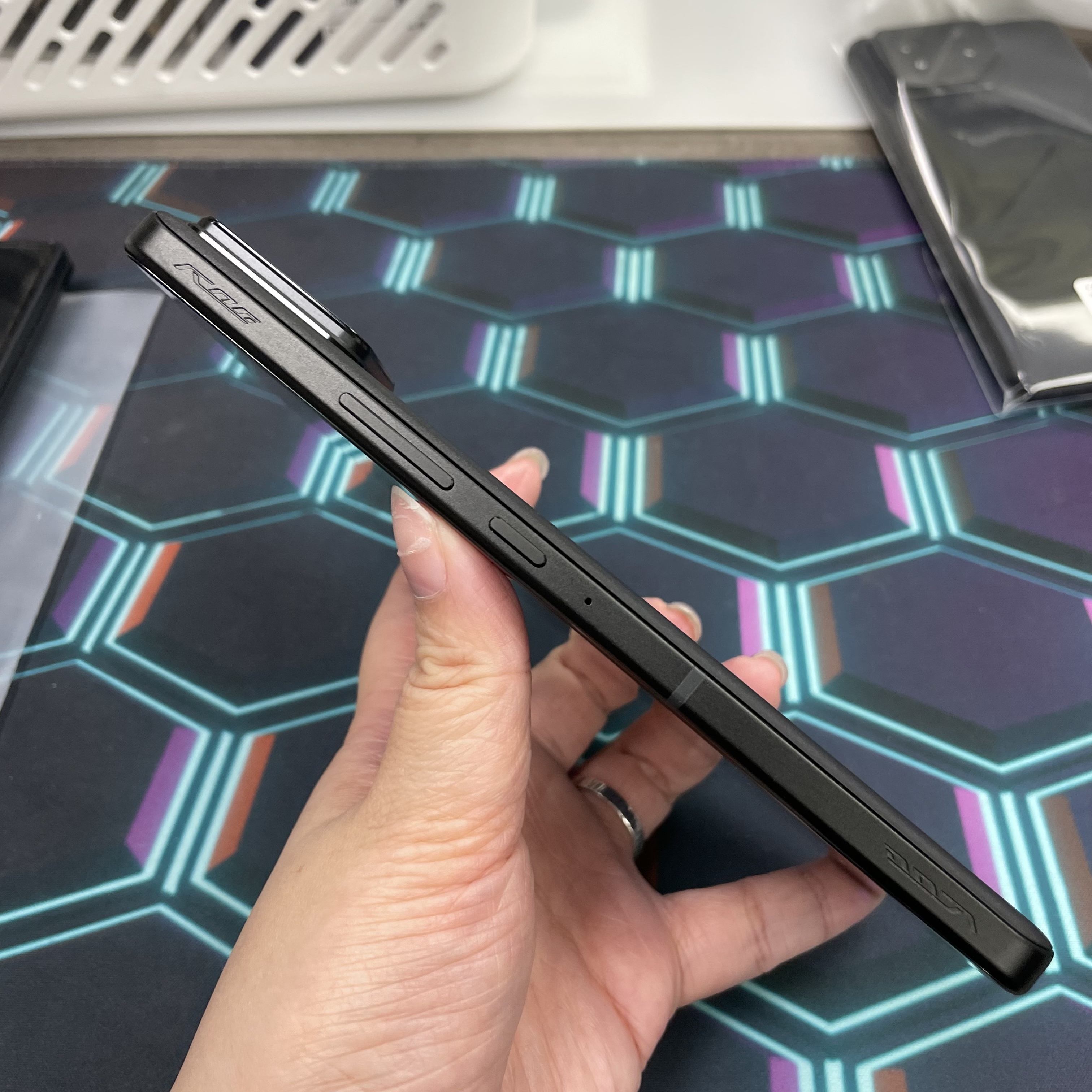 *7708 ASUS ROG Phone 8 Pro 完美機 24+1TB 黑色 black