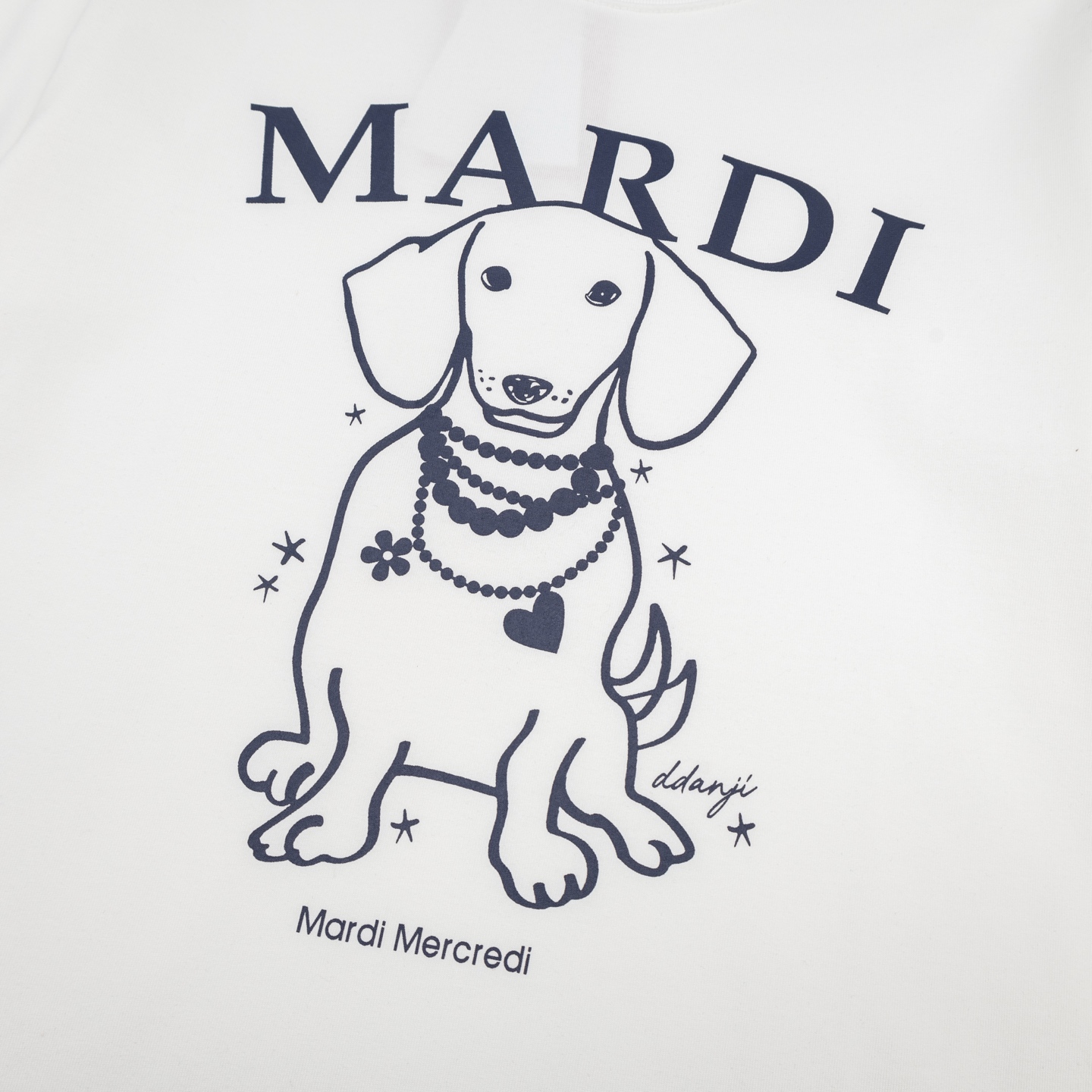 Mardi Mercredi Swing The Tail Ddanji Pearl Necklace T-shirt