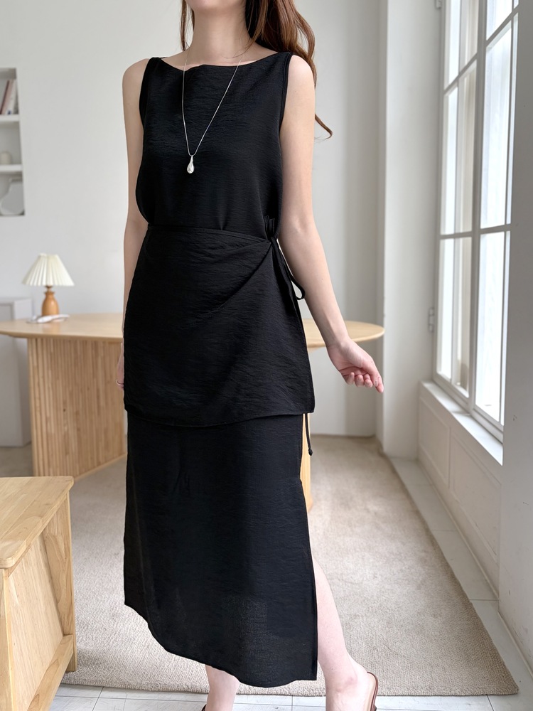 Boat Neck Layered Dress (Black)