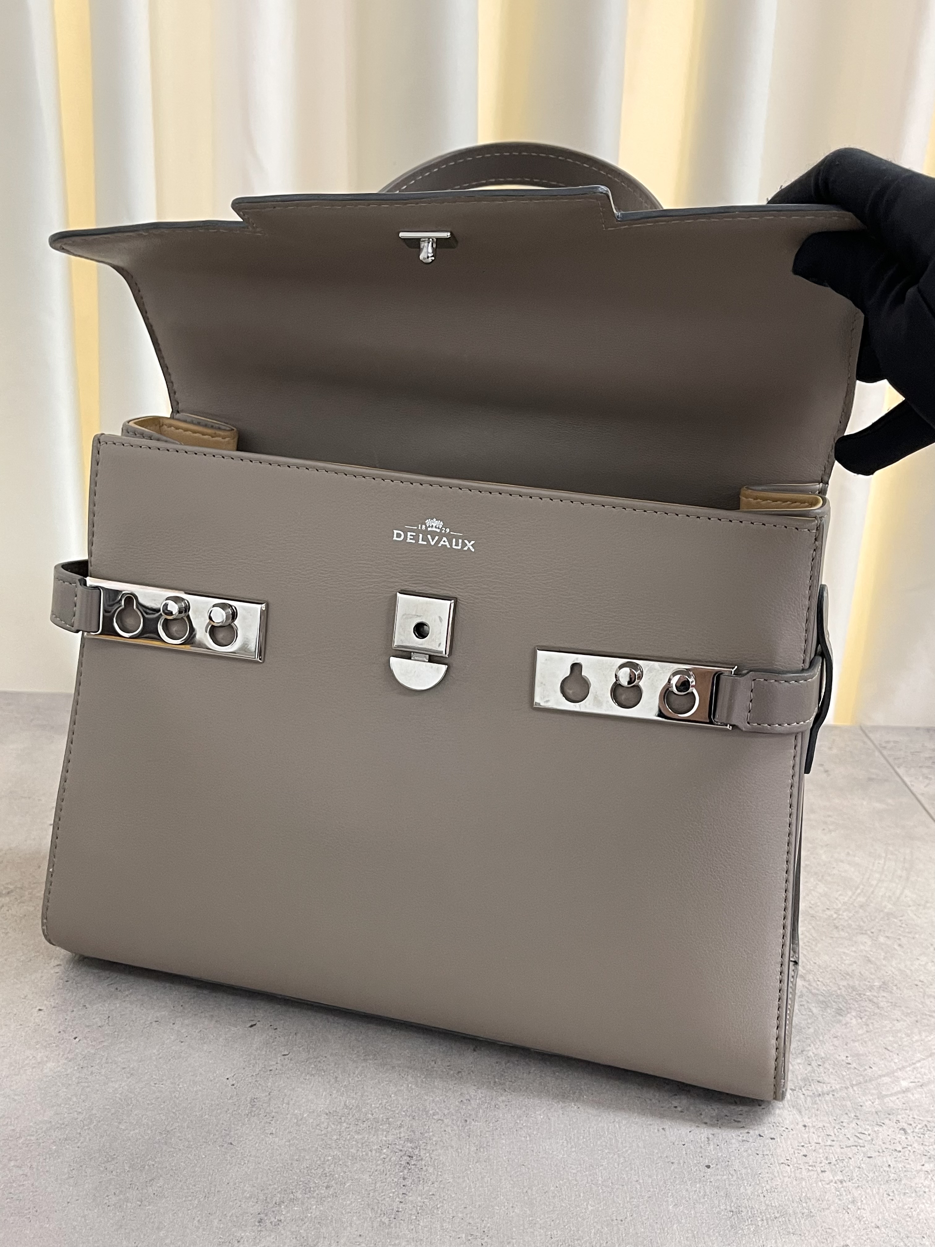 Pre-owned Delvaux Tempête/ Product Code: 26012404