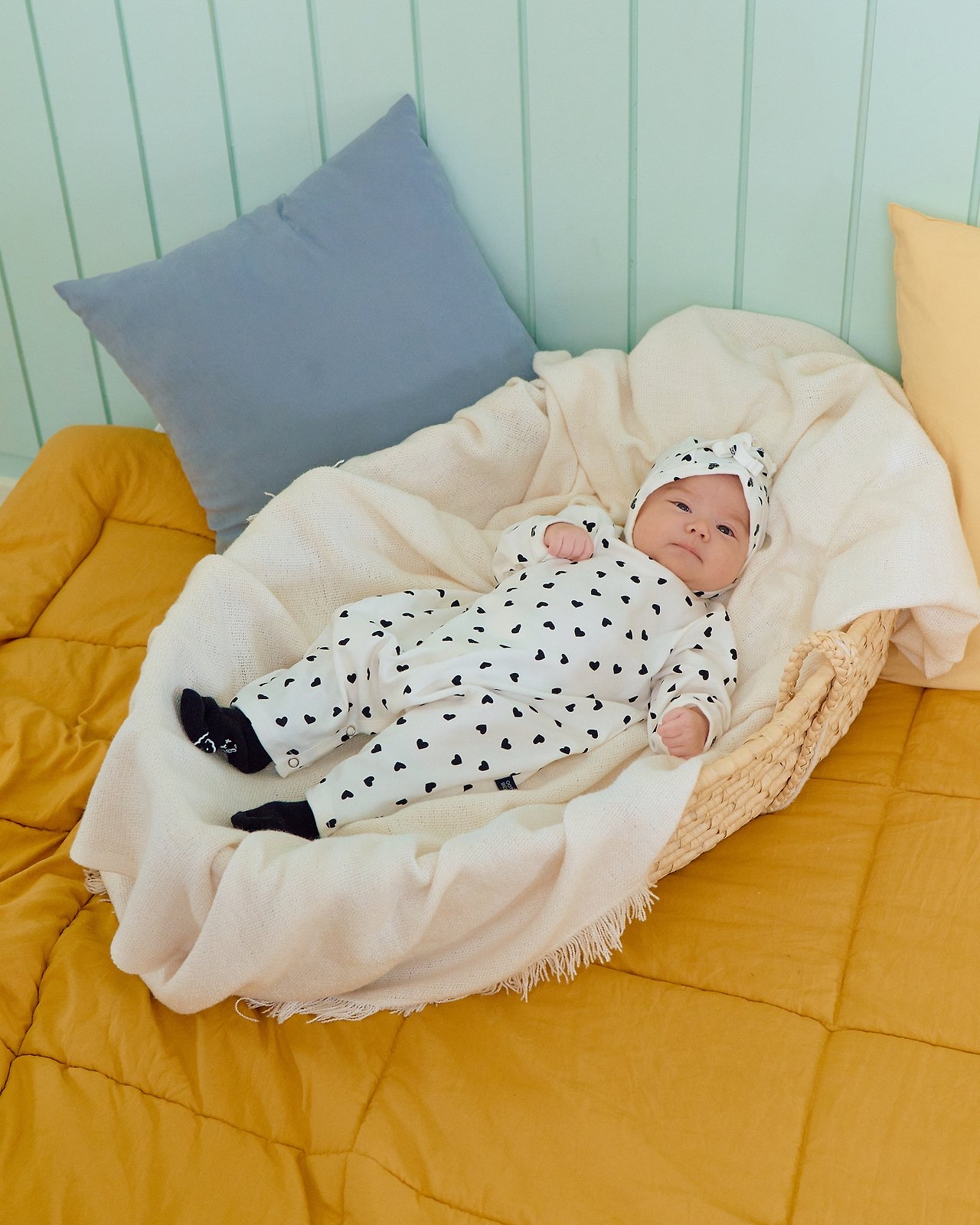OOTT | (bebe) Petit Heart Full-Body Suit + Bonnet Set