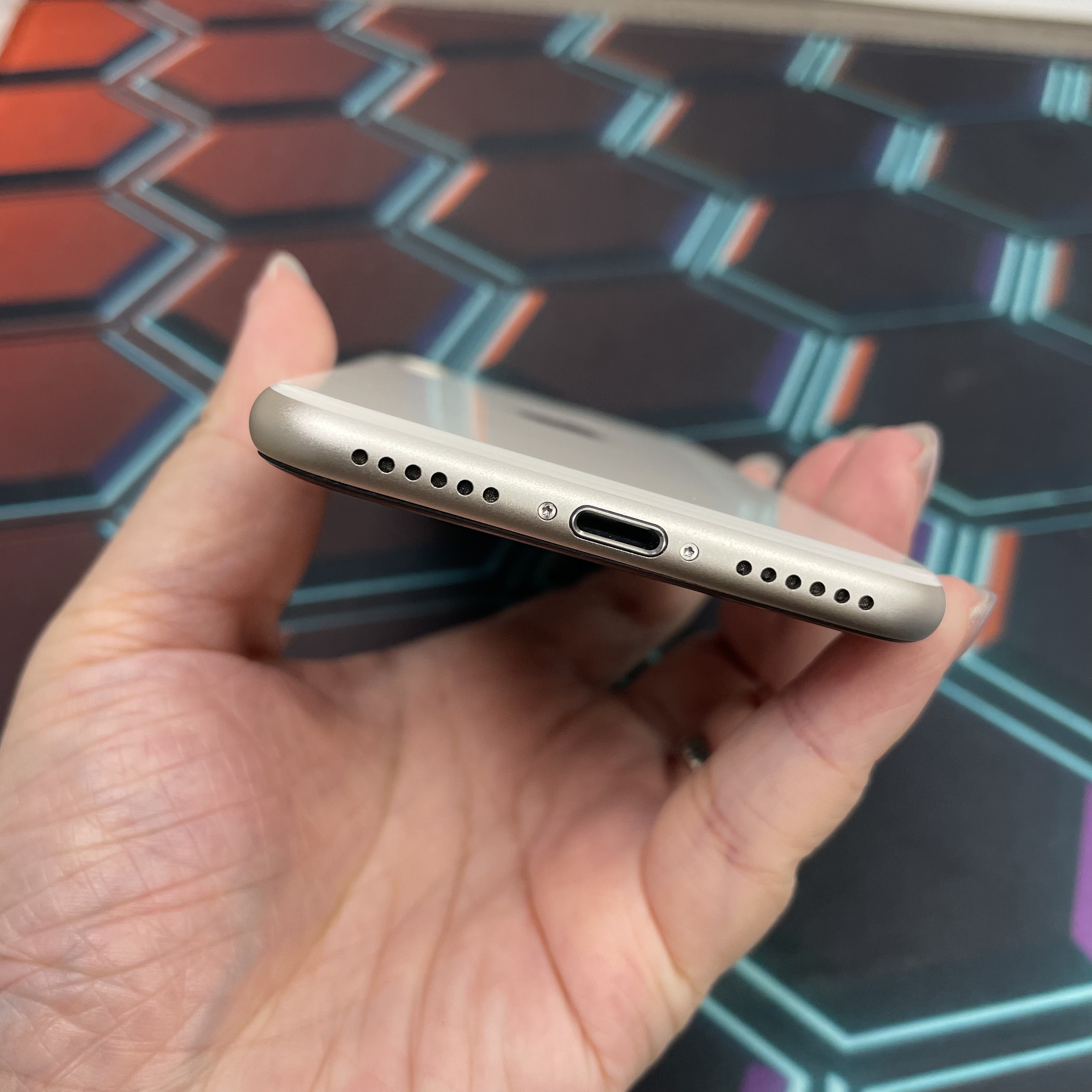 *6728 SE3 完美機 128GB 電100 白色 white