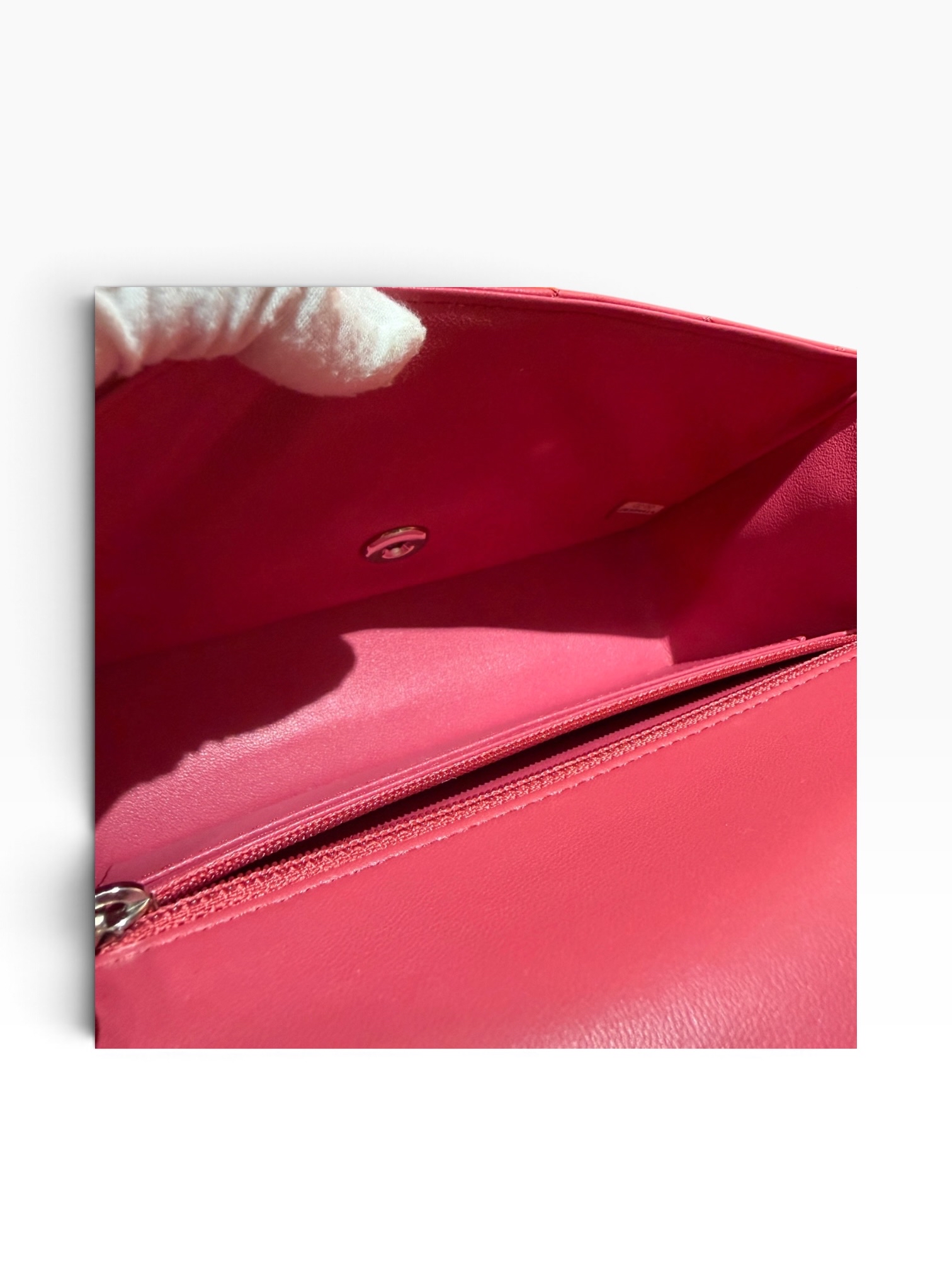 Pre owned chanel 20 cm A10302