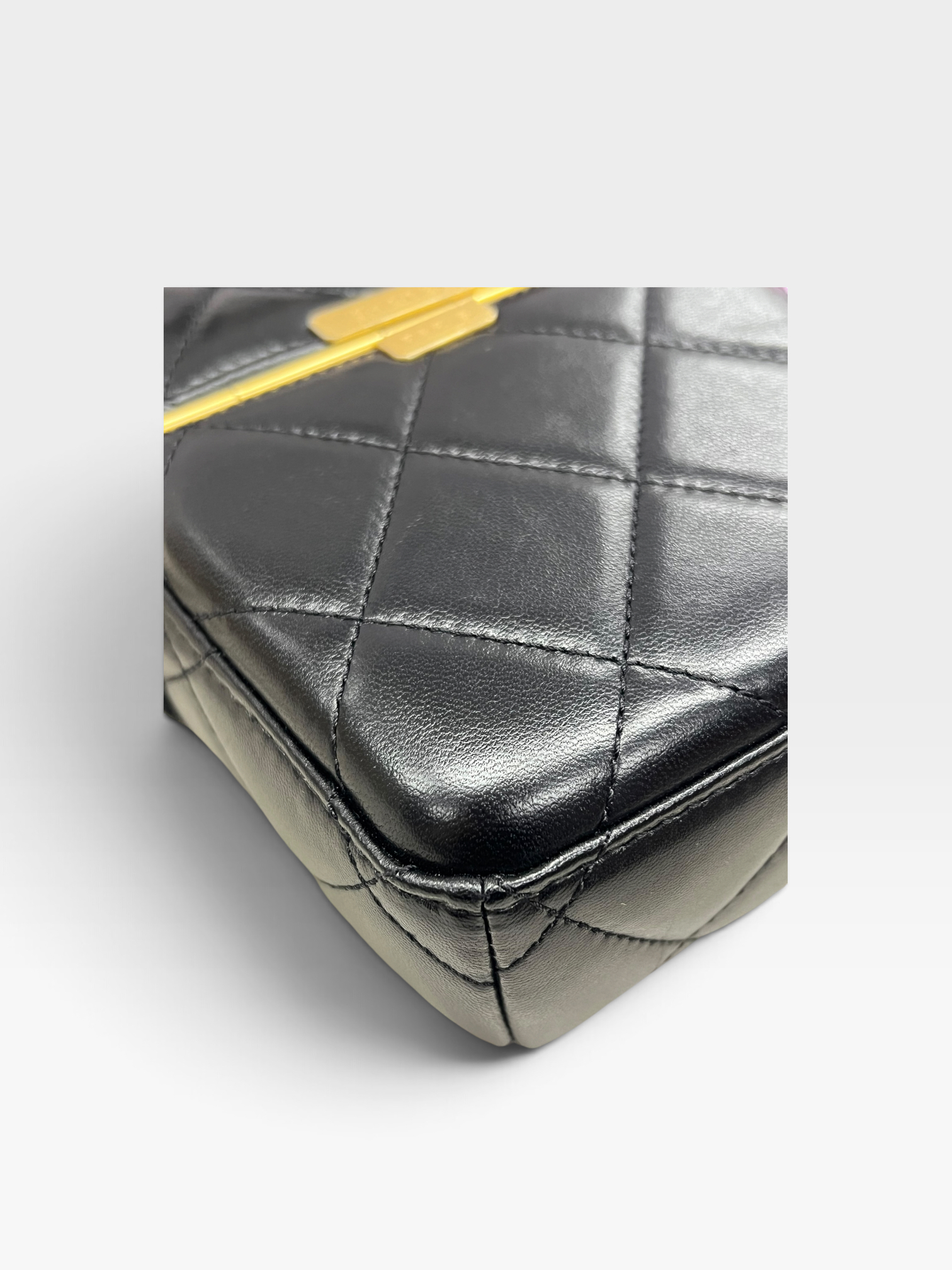 Pre-Owned CHANEL Box Bag / Product Code: 090407