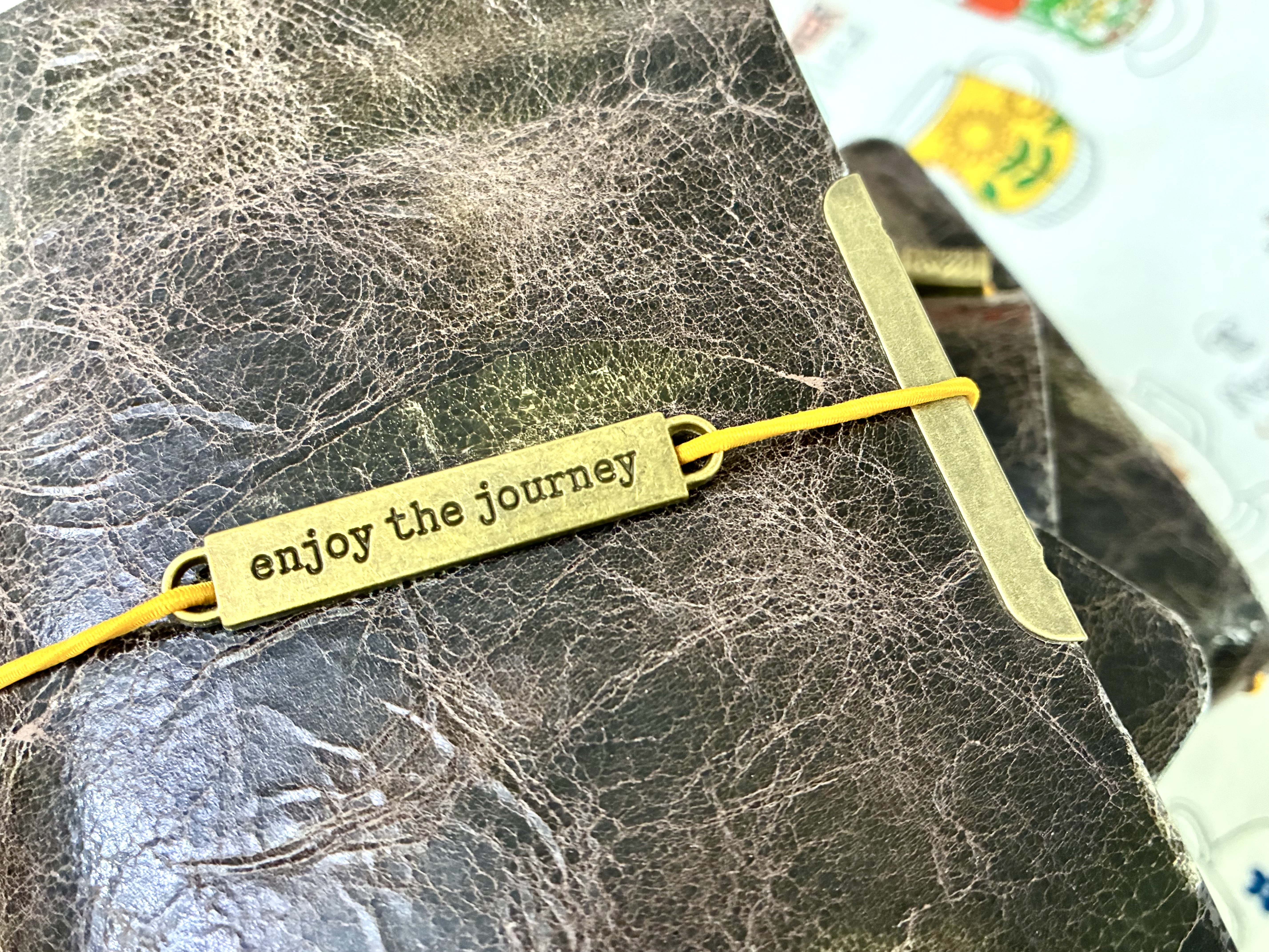 Write your story on something that lasts（2-fold)