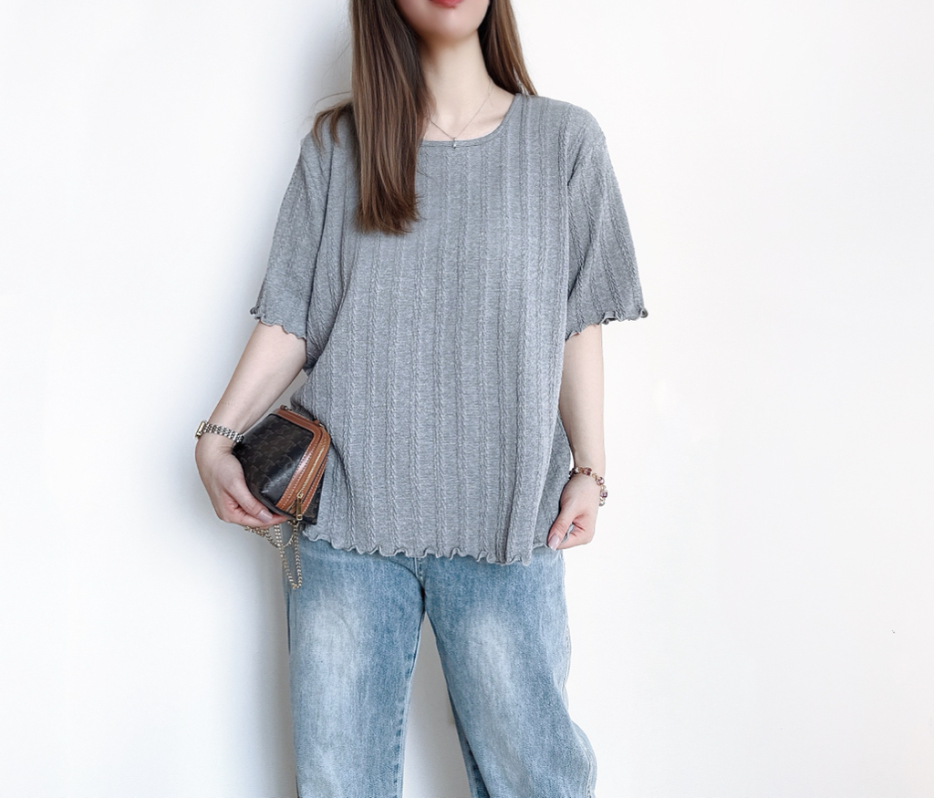 必備木耳邊扭紋針織Top 