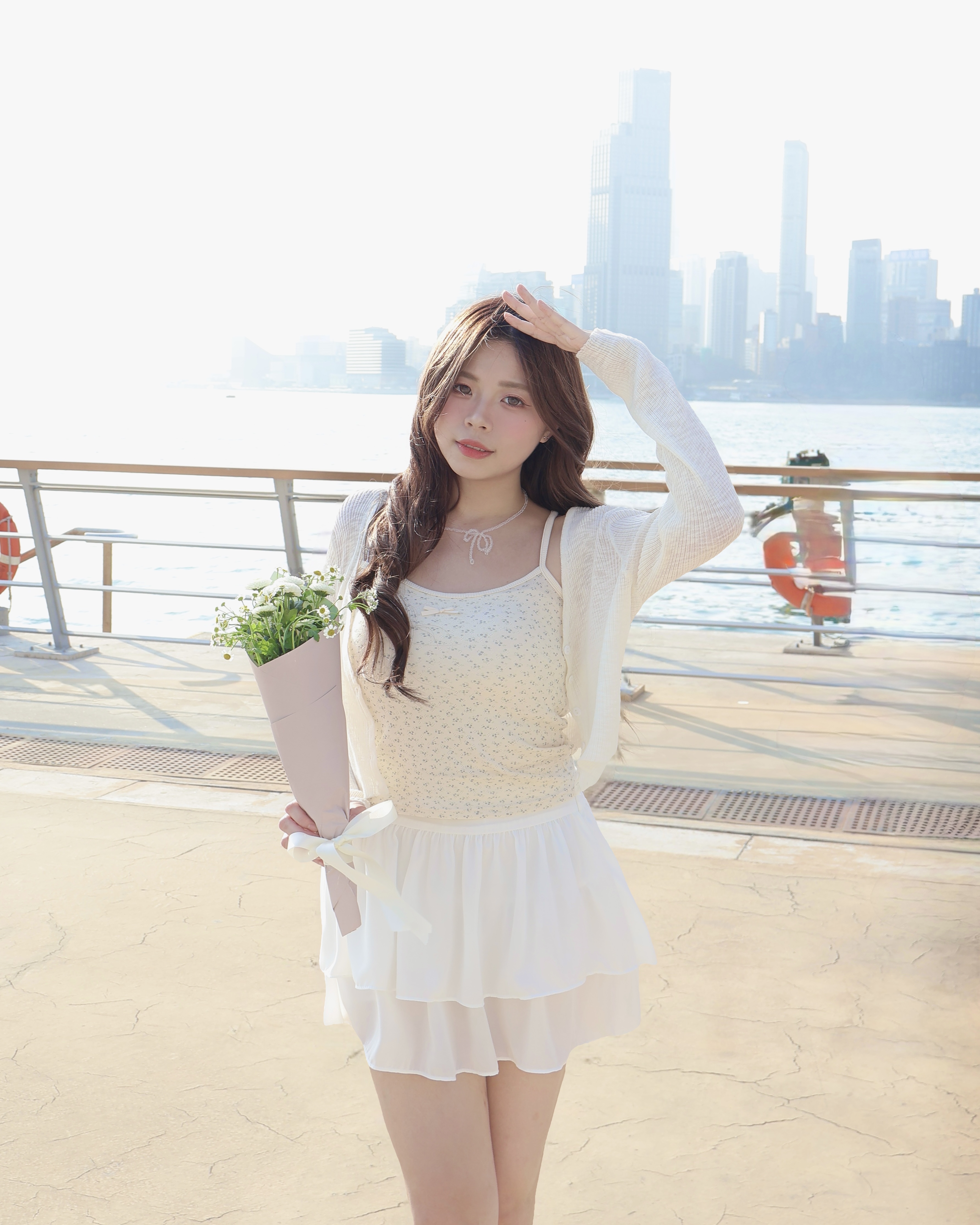 【 ♪ 春夏感直線提升🌼 |必備小碎花～鏤空蝴蝶結棉質吊帶背心💛】Floral Day Tank Top(三色入)