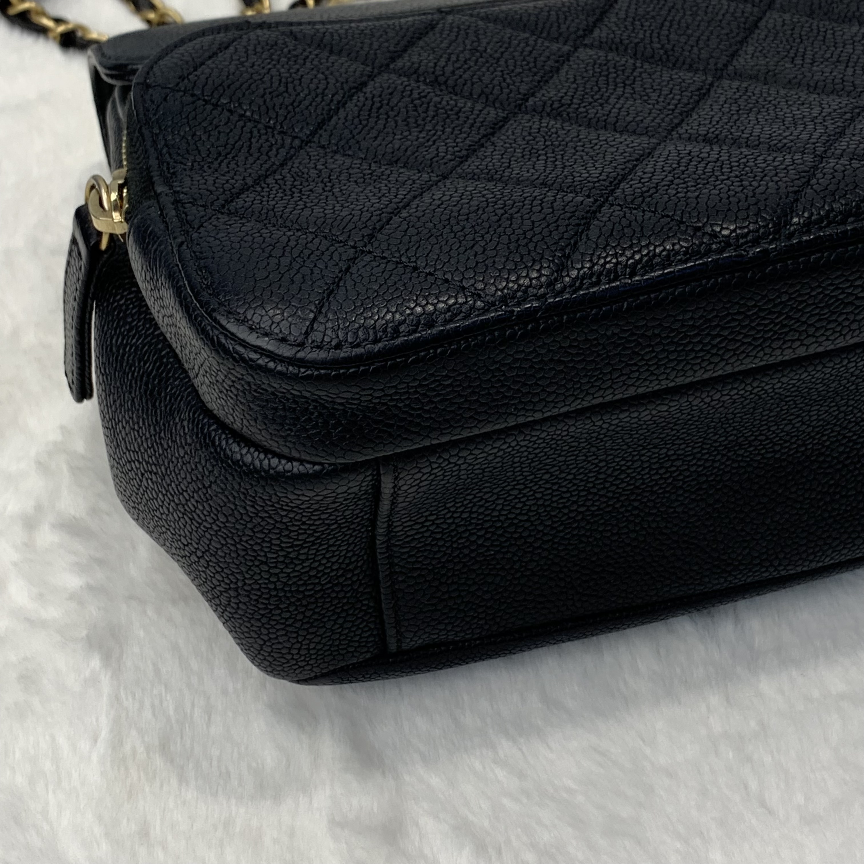Chanel HandBag經典黑金郵差包🖤💛