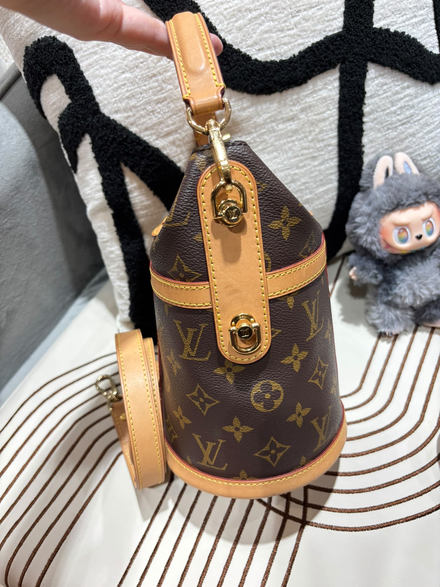Lv Duffle bag 薯條包 bucket bag M43587 100%Authentic,95%new✅dust bag