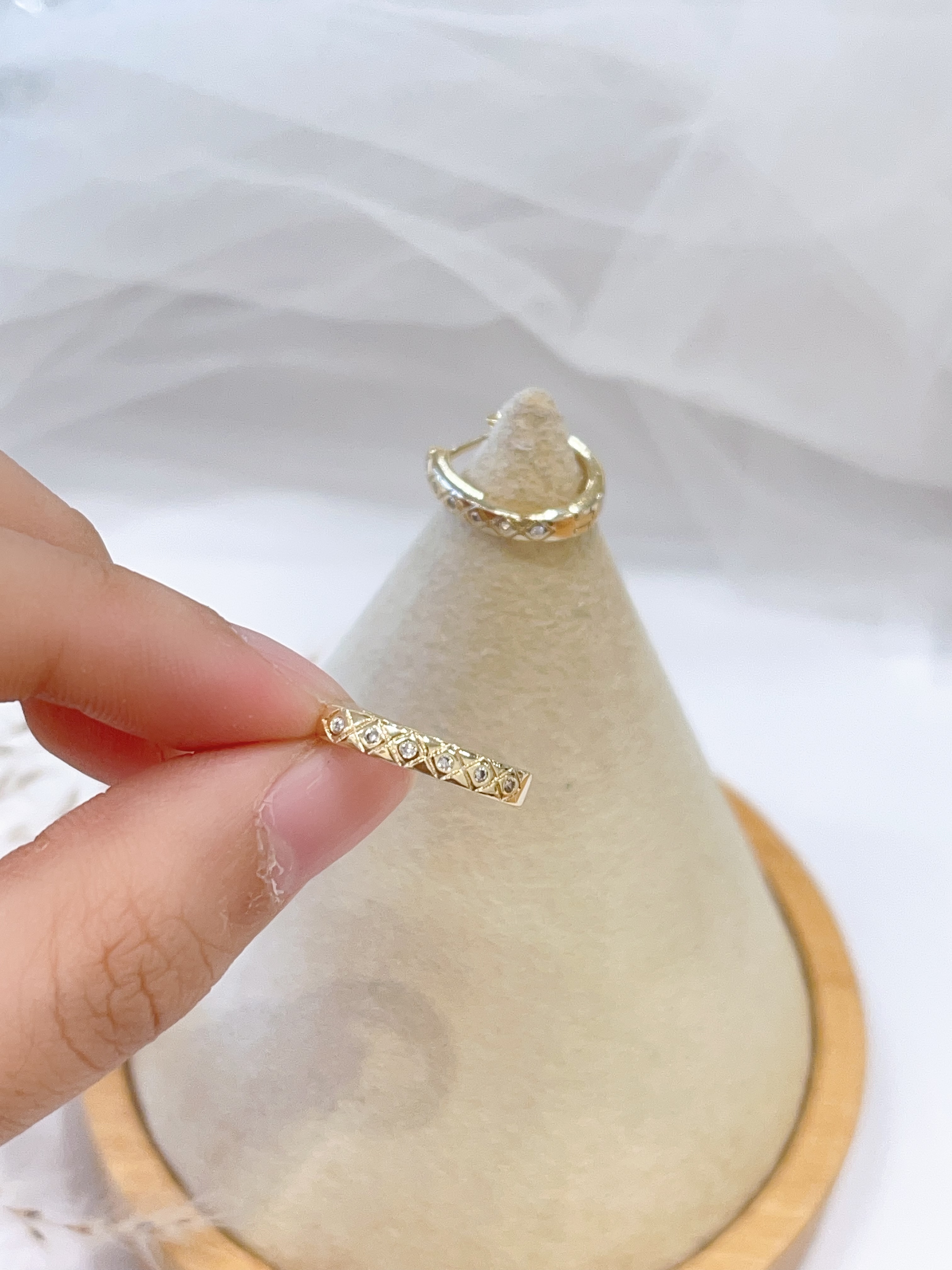 钻石小方格纹路耳环