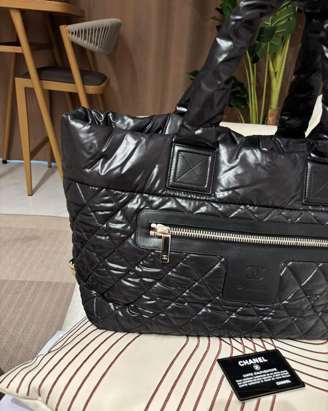 Chanel coco cocoon nylon 100%Authentic, 98%New  ✅card✅Dust bag