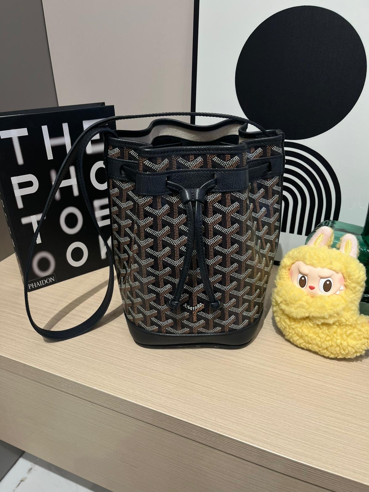 Goyard Petit flot Bucket Noir 100%Authentic, 95%New