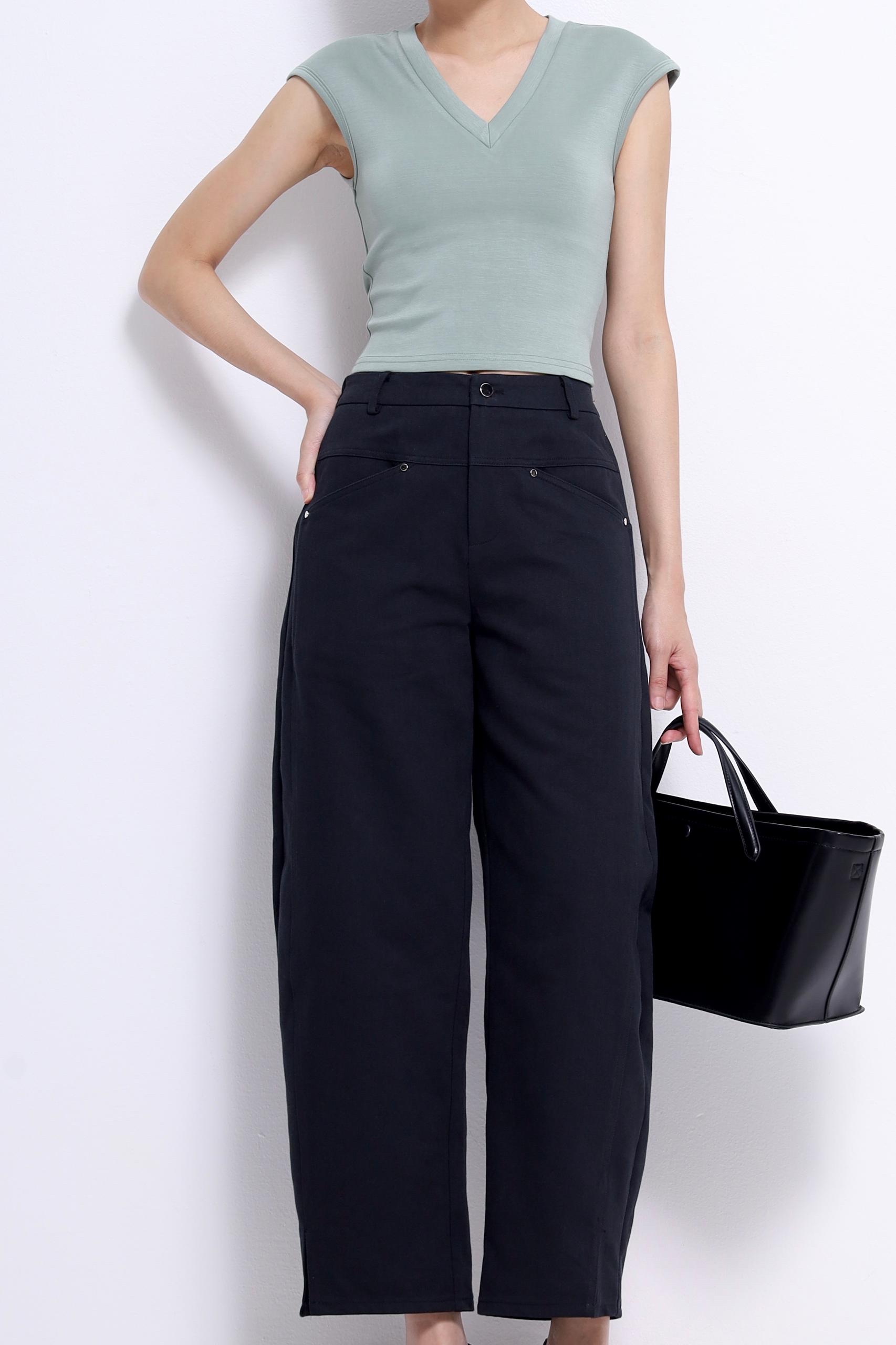 CB2702 Sculpt Fit Contrast V-Neck Top