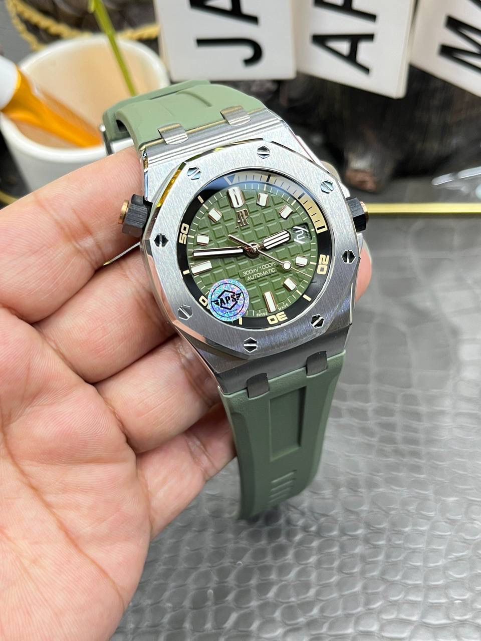 爱彼皇家橡树离岸型系列绿色橡胶表带男士自动机械腕表