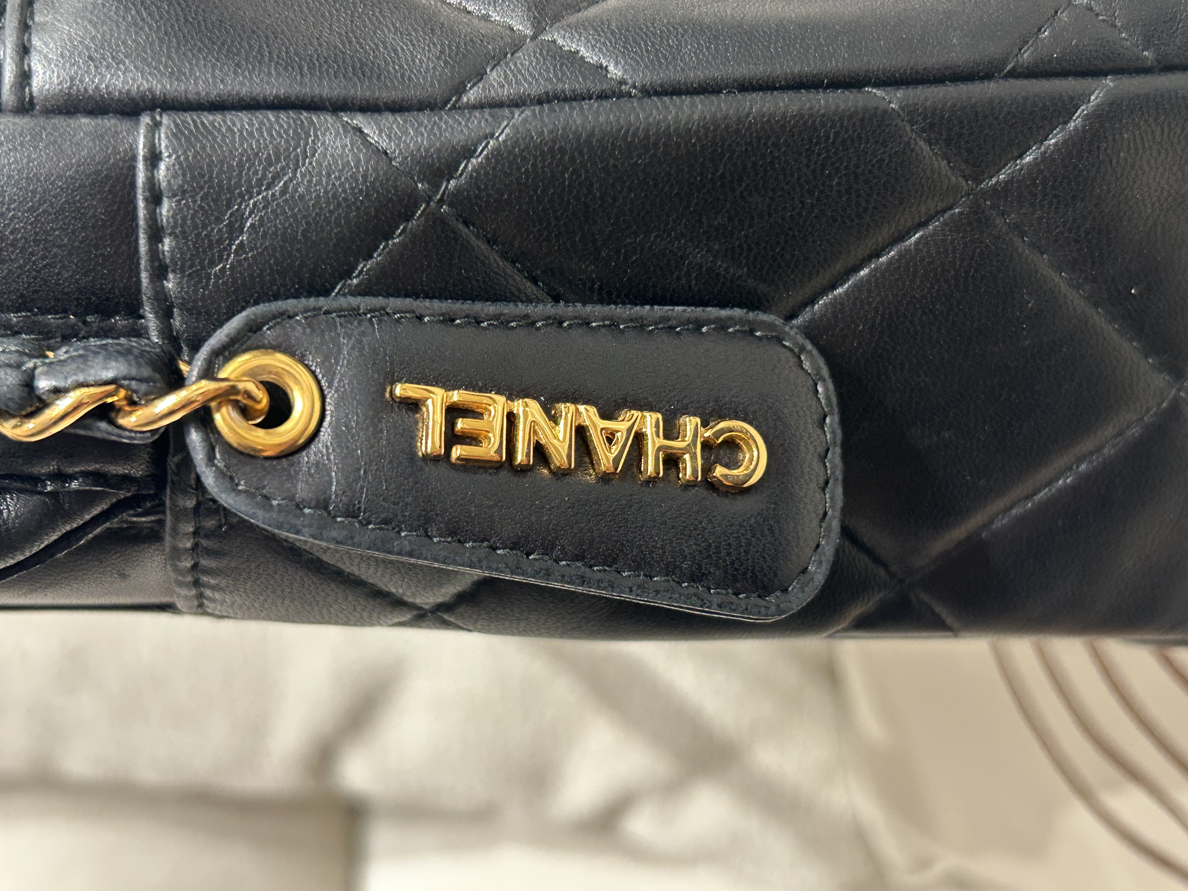 Chanel Vintage Shoulder bag 100%Authentic, 95%New ✅4card✅Dust bag