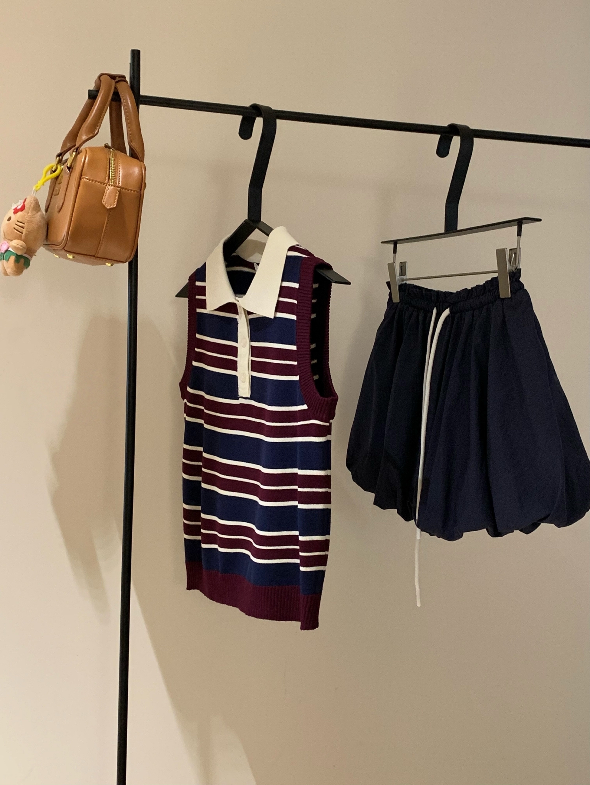 韩系小清新学院风Polo领条纹针织上衣+抽绳短裙 ( 1 colours)