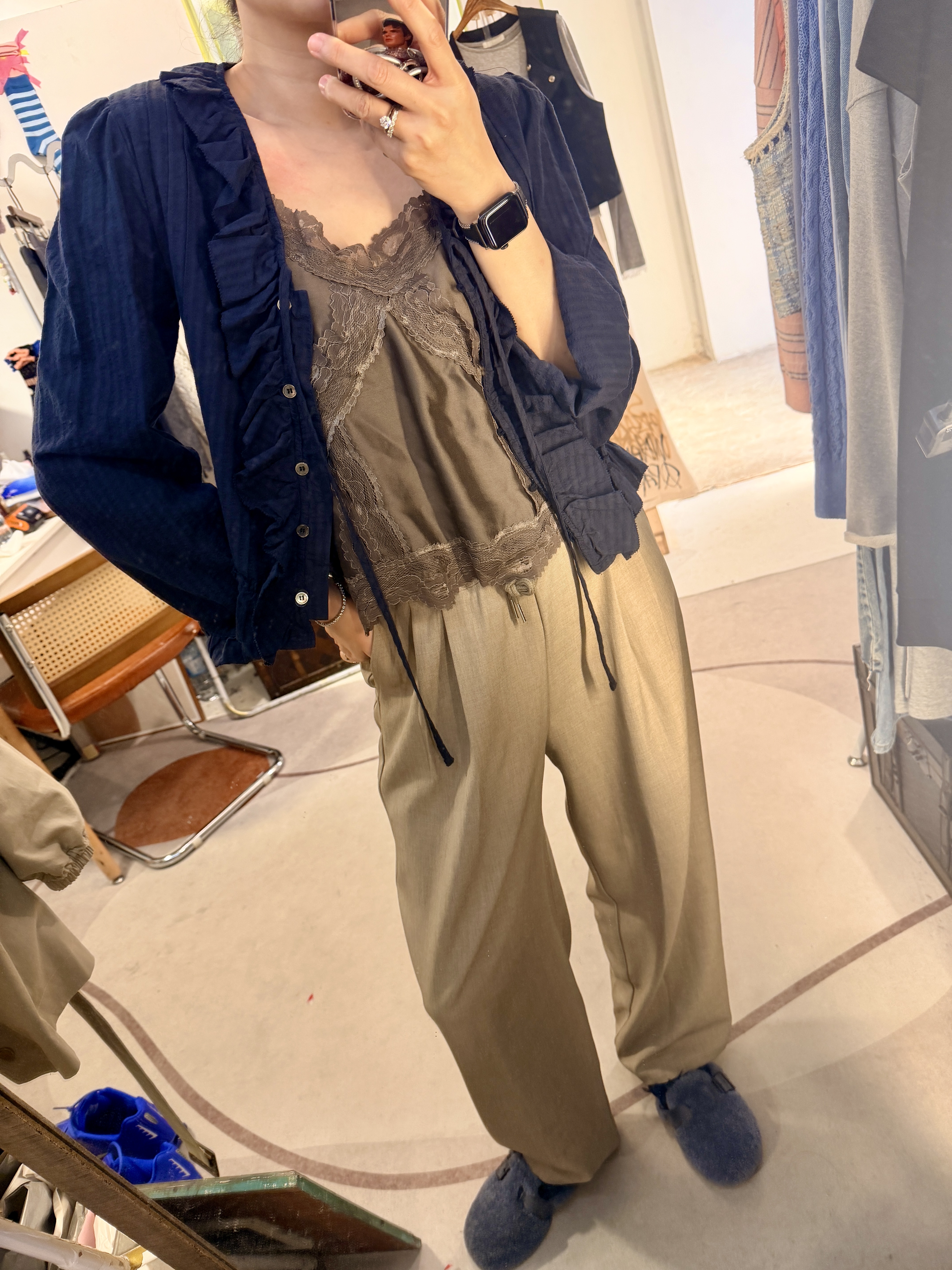 Linen vest w/ lace details