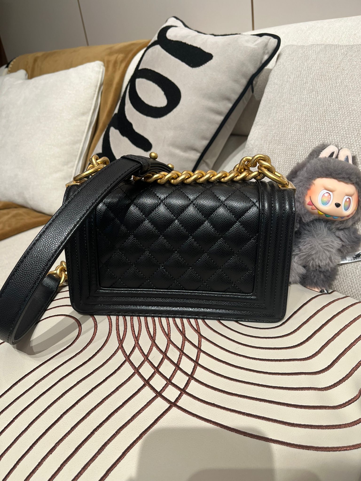 Chanel Boy 20cm A67085 黑色魚子醬牛皮金扣 100%Authentic,98%new ✅專門店收據✅晶片✅塵袋✅box