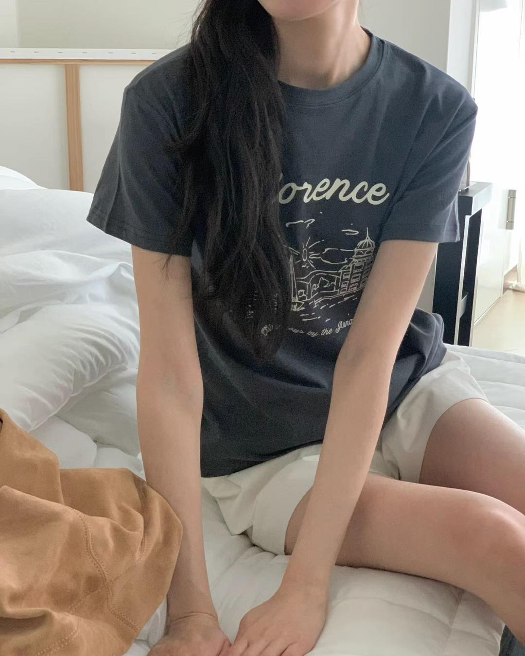 文藝感十足的手繪風 Tee