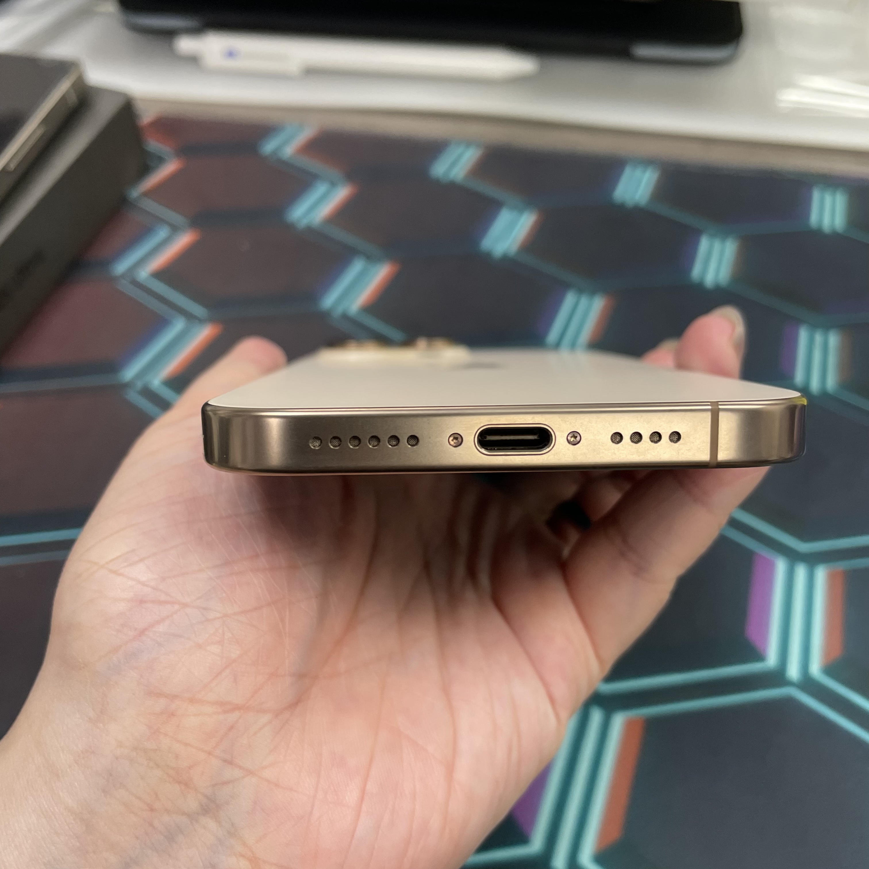 *7722 16 pro max 勁靚機 256GB 電88 沙色 gold