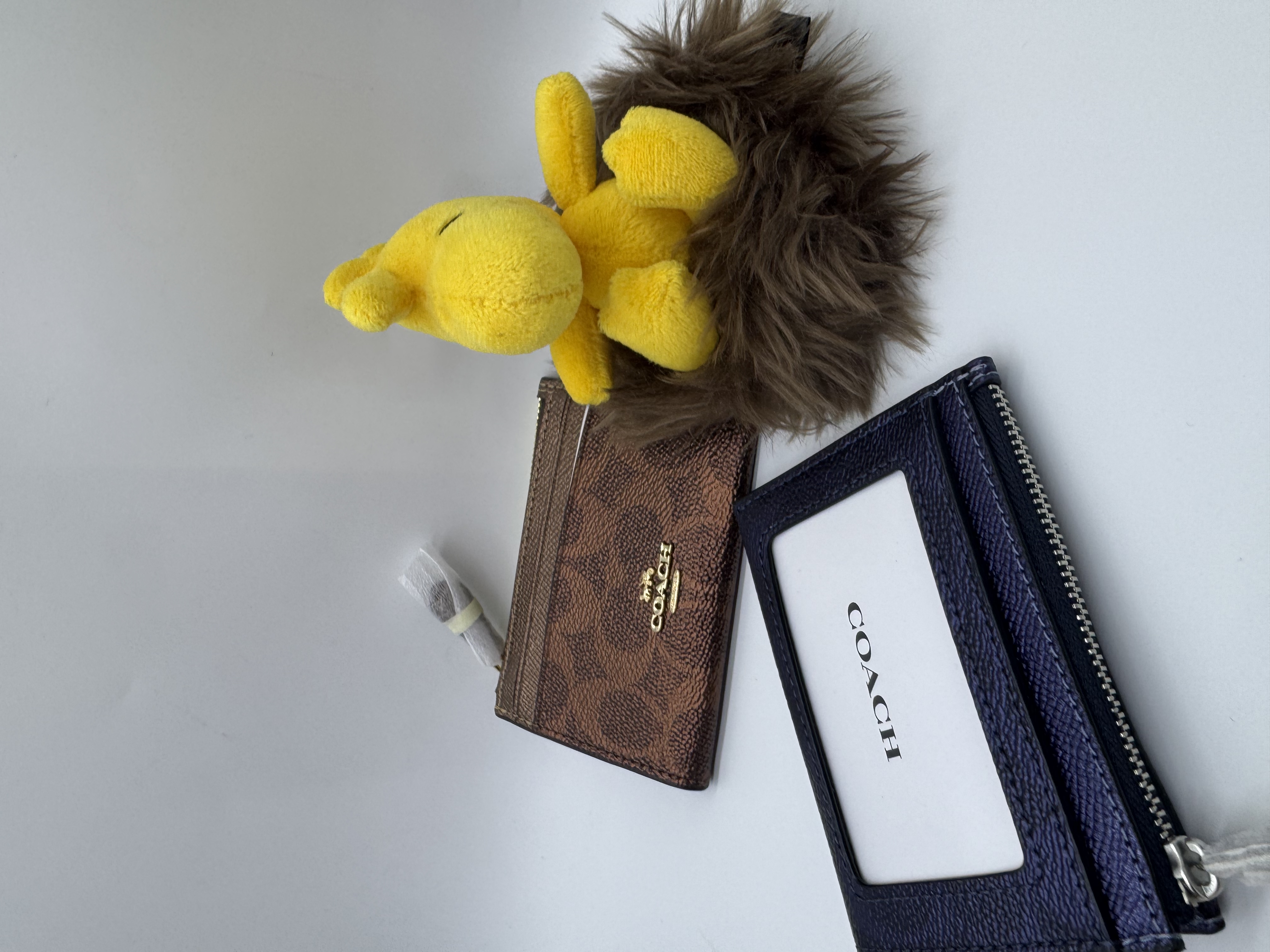 🇺🇸🇨🇦✈️Coach outlet 金屬色signature c pattern 拉鍊匙扣卡包現貨🤎💙 🤎💙🤩🤩