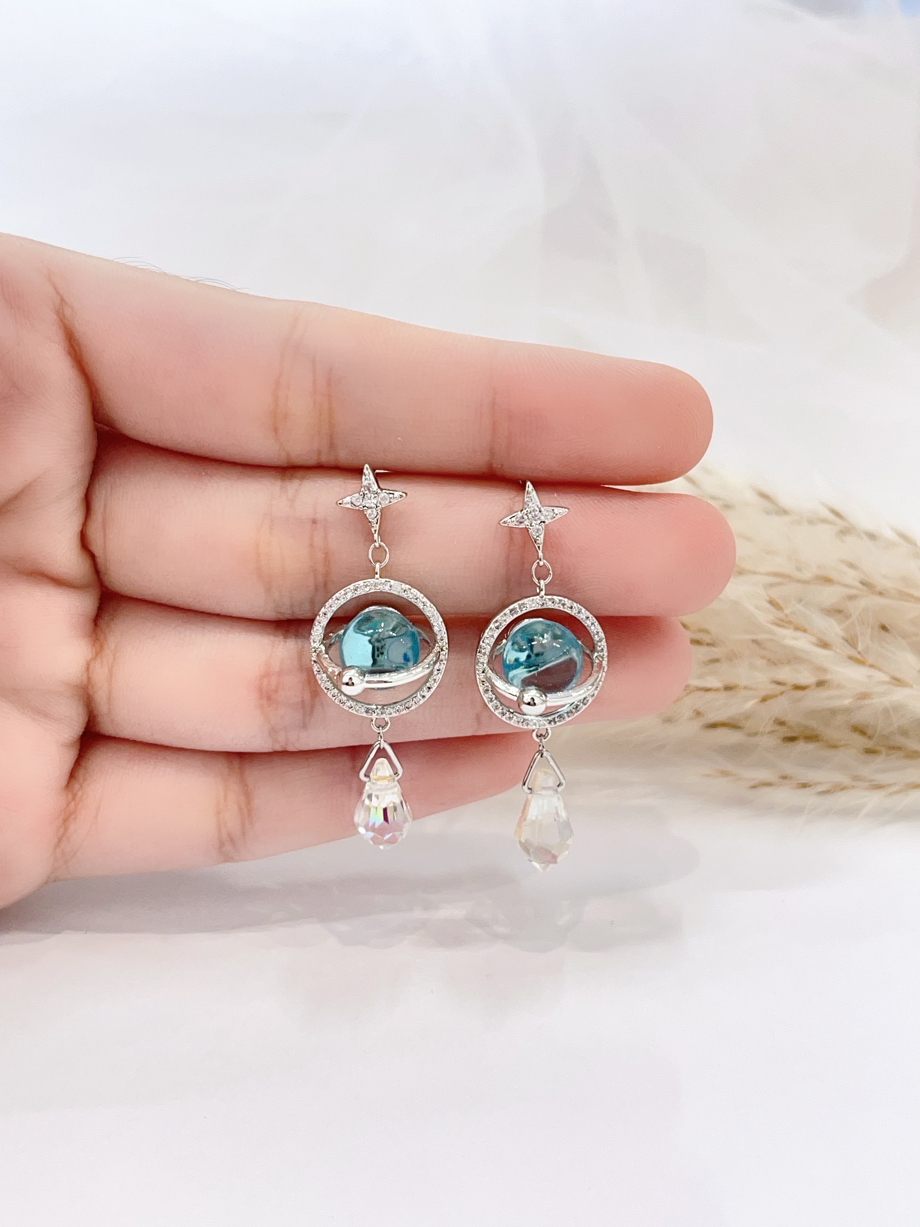 梦幻蓝色系宇宙锆石耳环