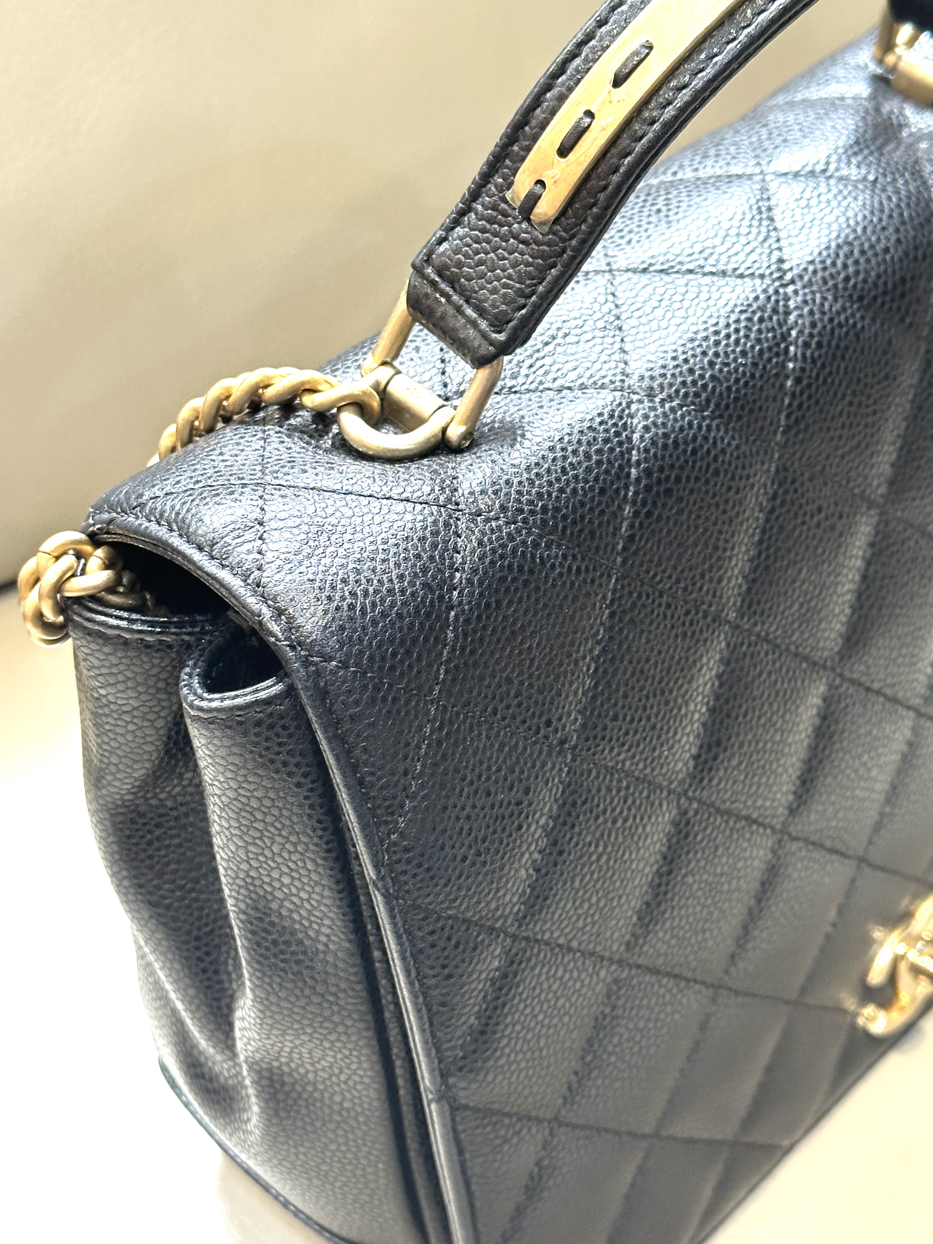 Pre-owned Chanel Black Top Handle Flap Bag / Product Code: 26040501