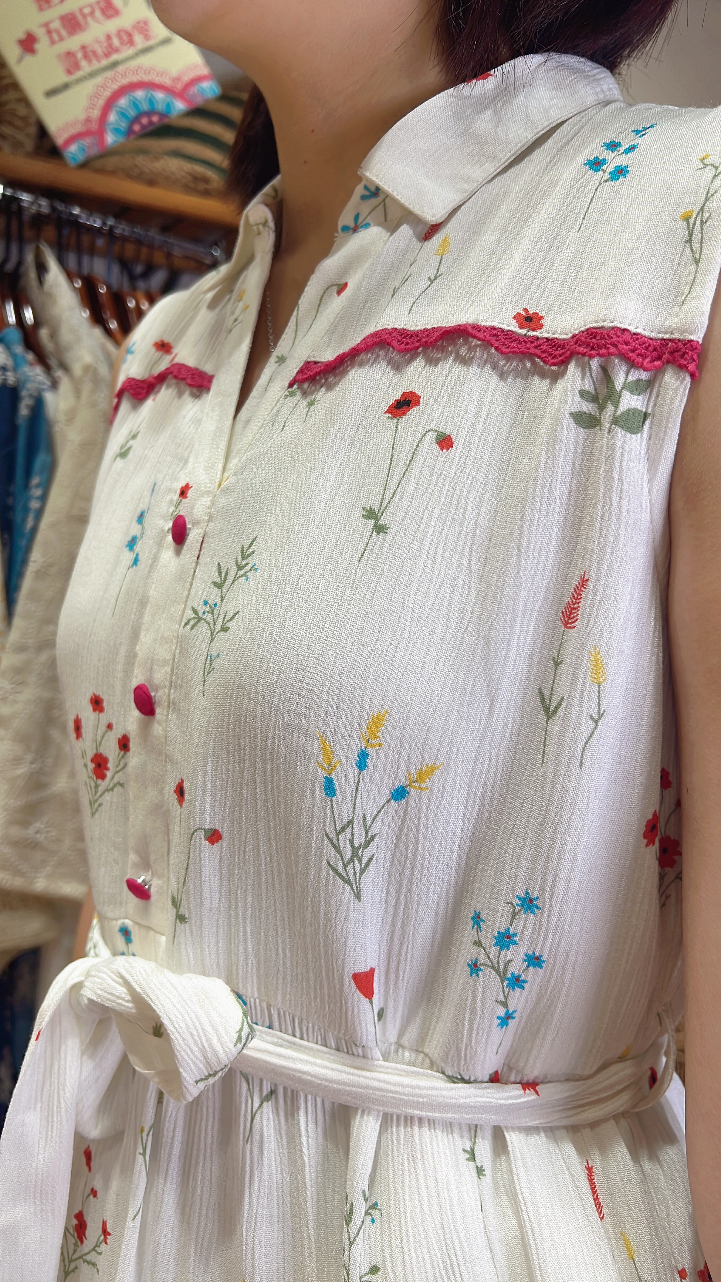 1977 White Mini Floral Sleeveless OP (CAN ADD SLEEVE) 42"