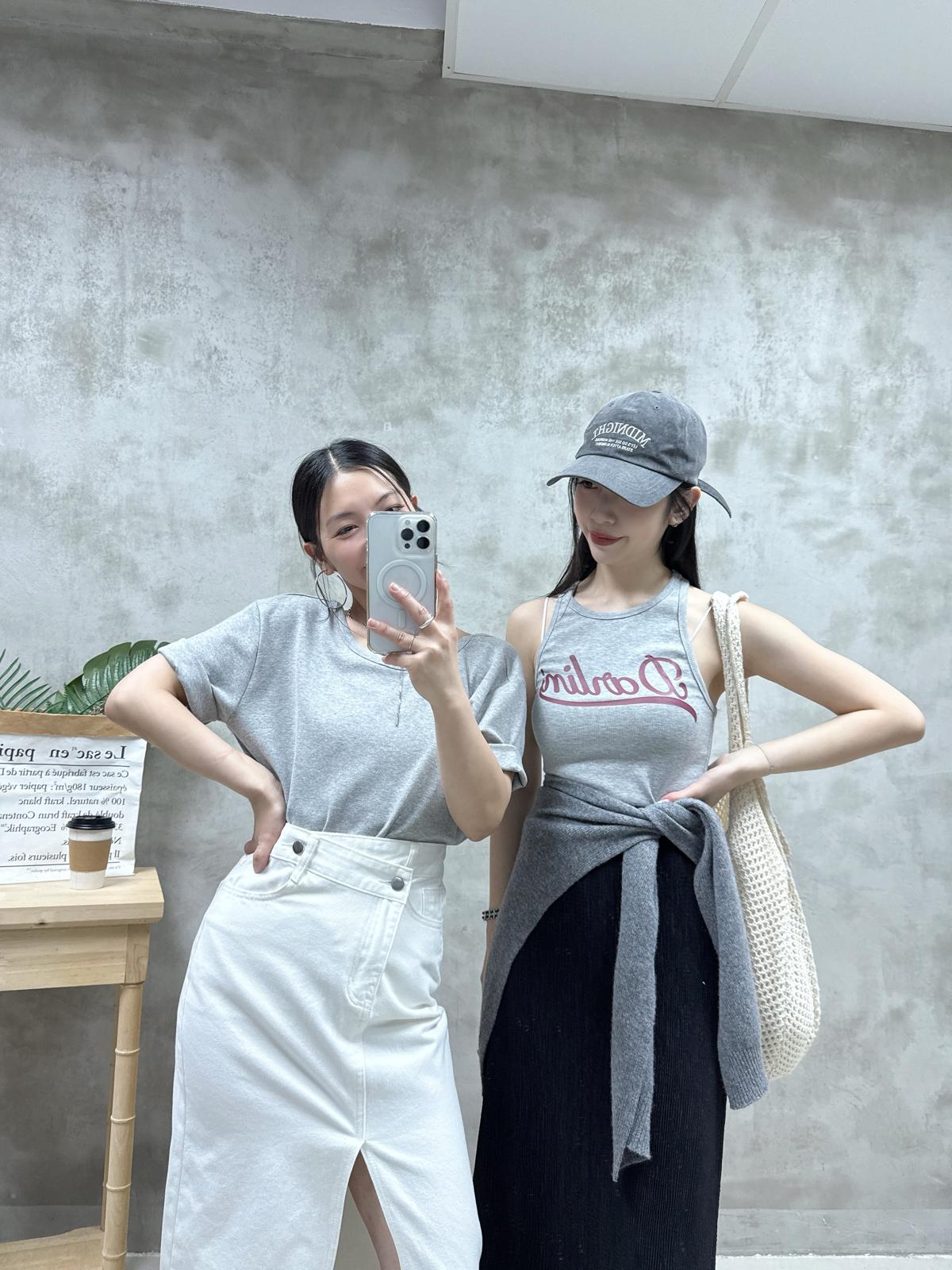 E12 入英文字背心