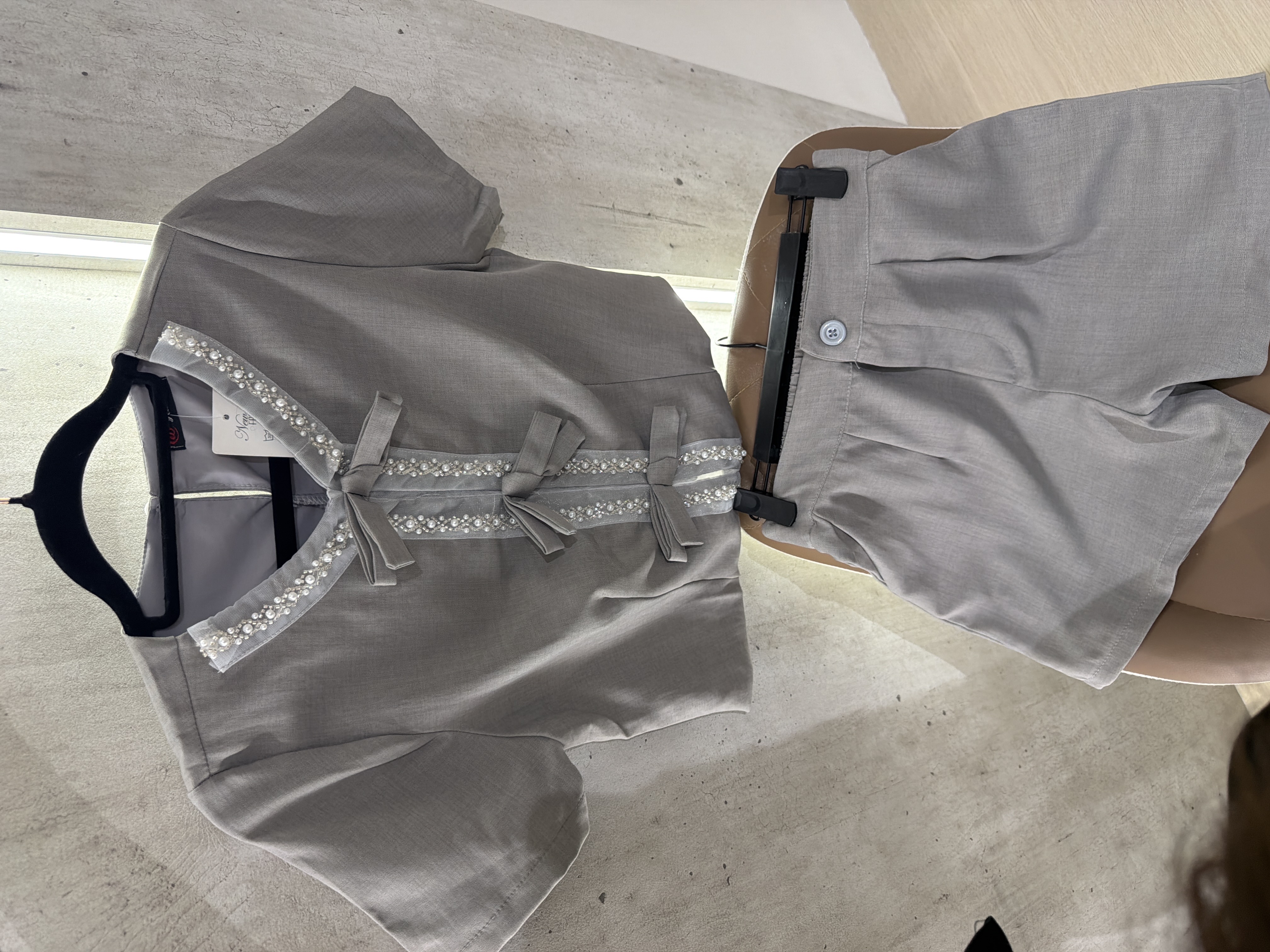 優雅襯衫和短褲两件套