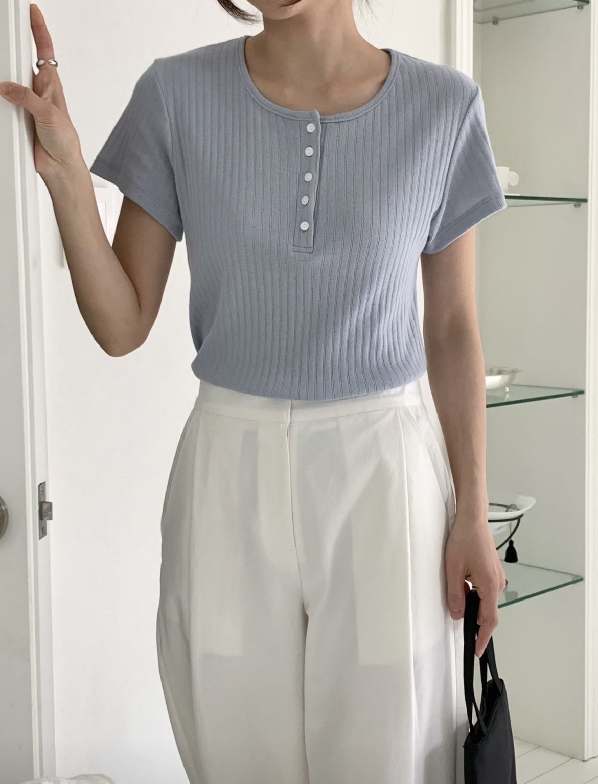 ❥ 舒 適 排 鈕 坑 紋 上 衣 。