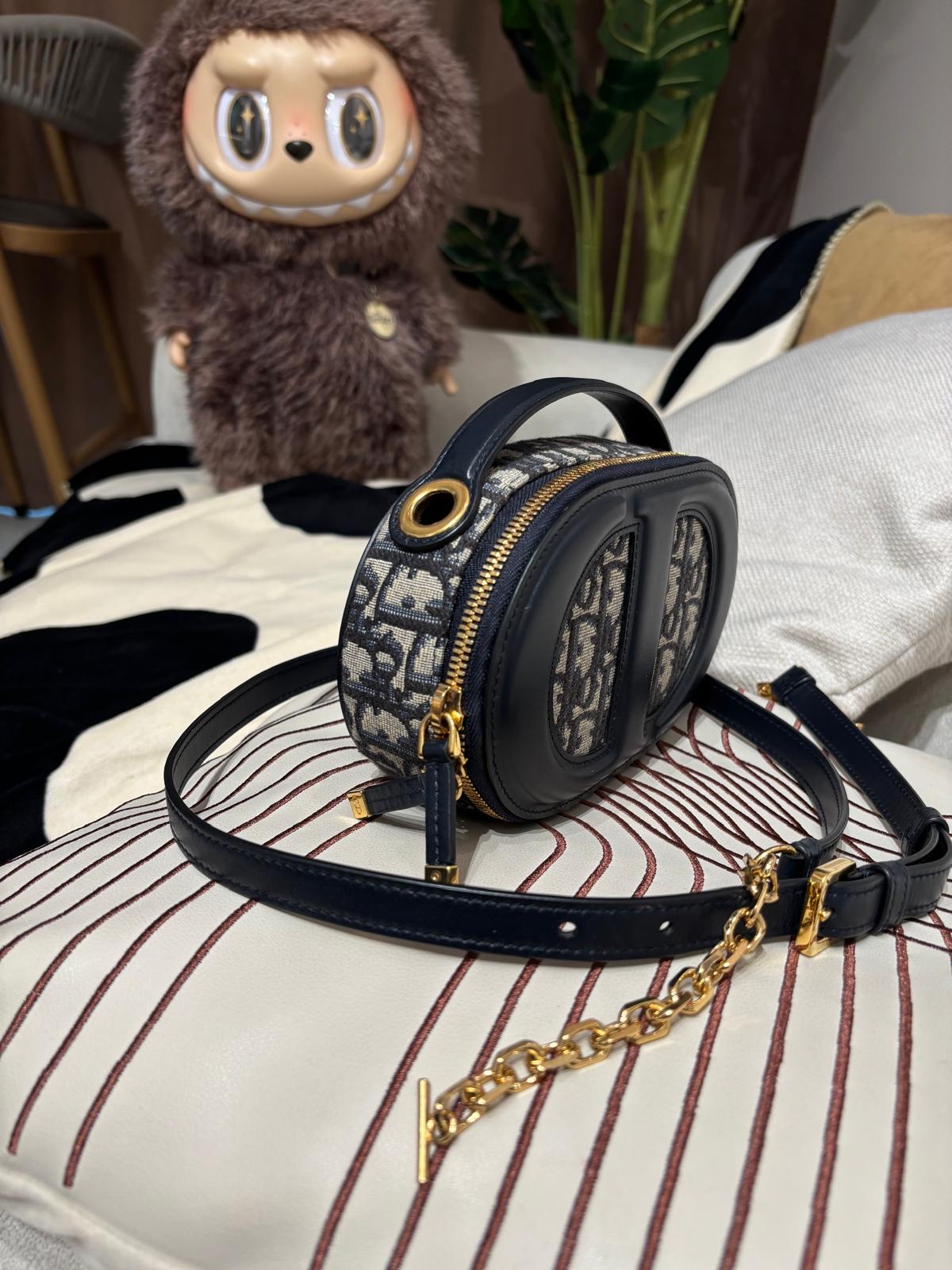 DIOR CD Signature Oval Camera Bag Bag CHRISTIAN DIOR  100%Authentic, 98%New ✅Certificate ✅dust bag 