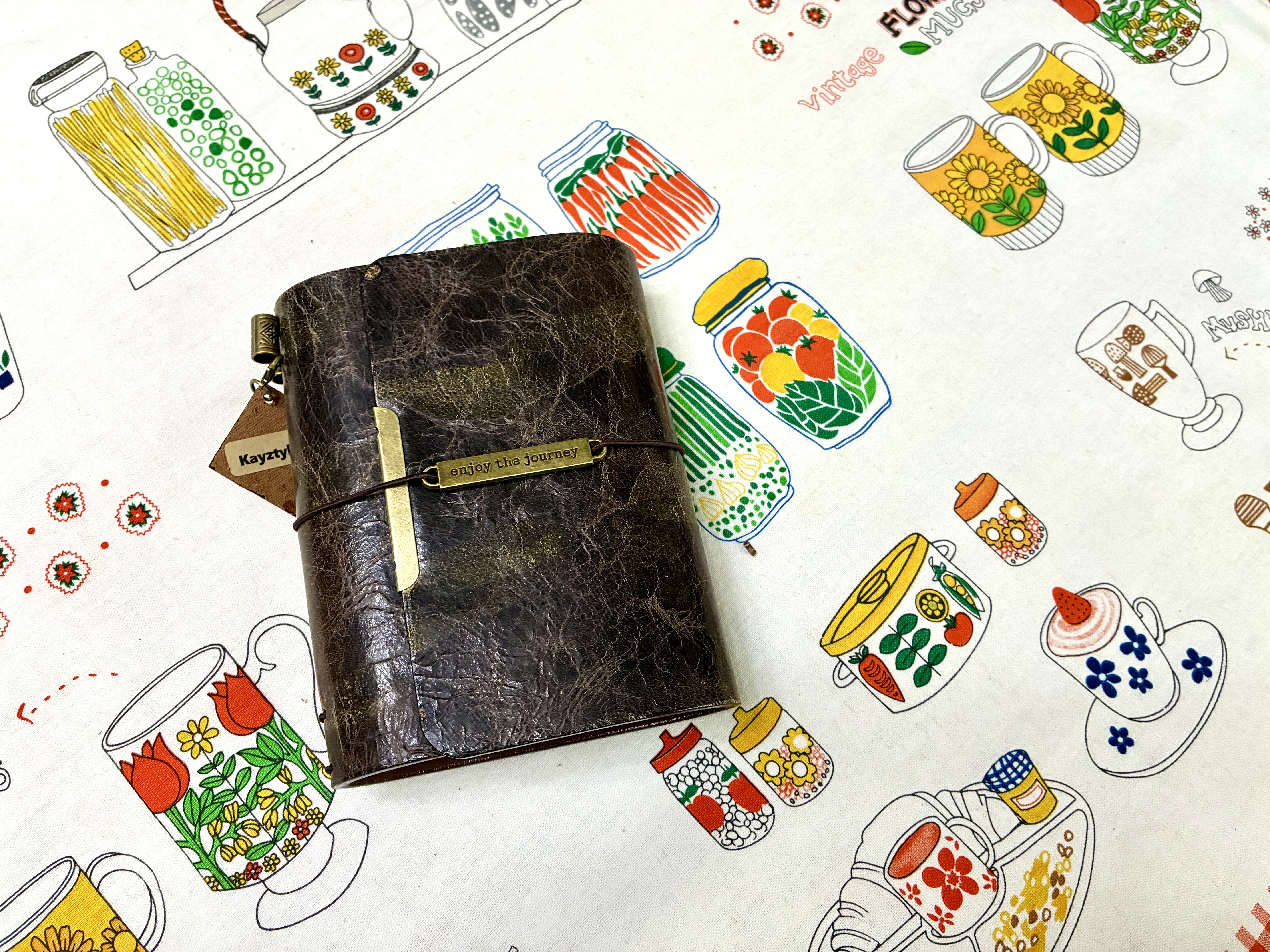 Write your story on something that lasts （3-fold)