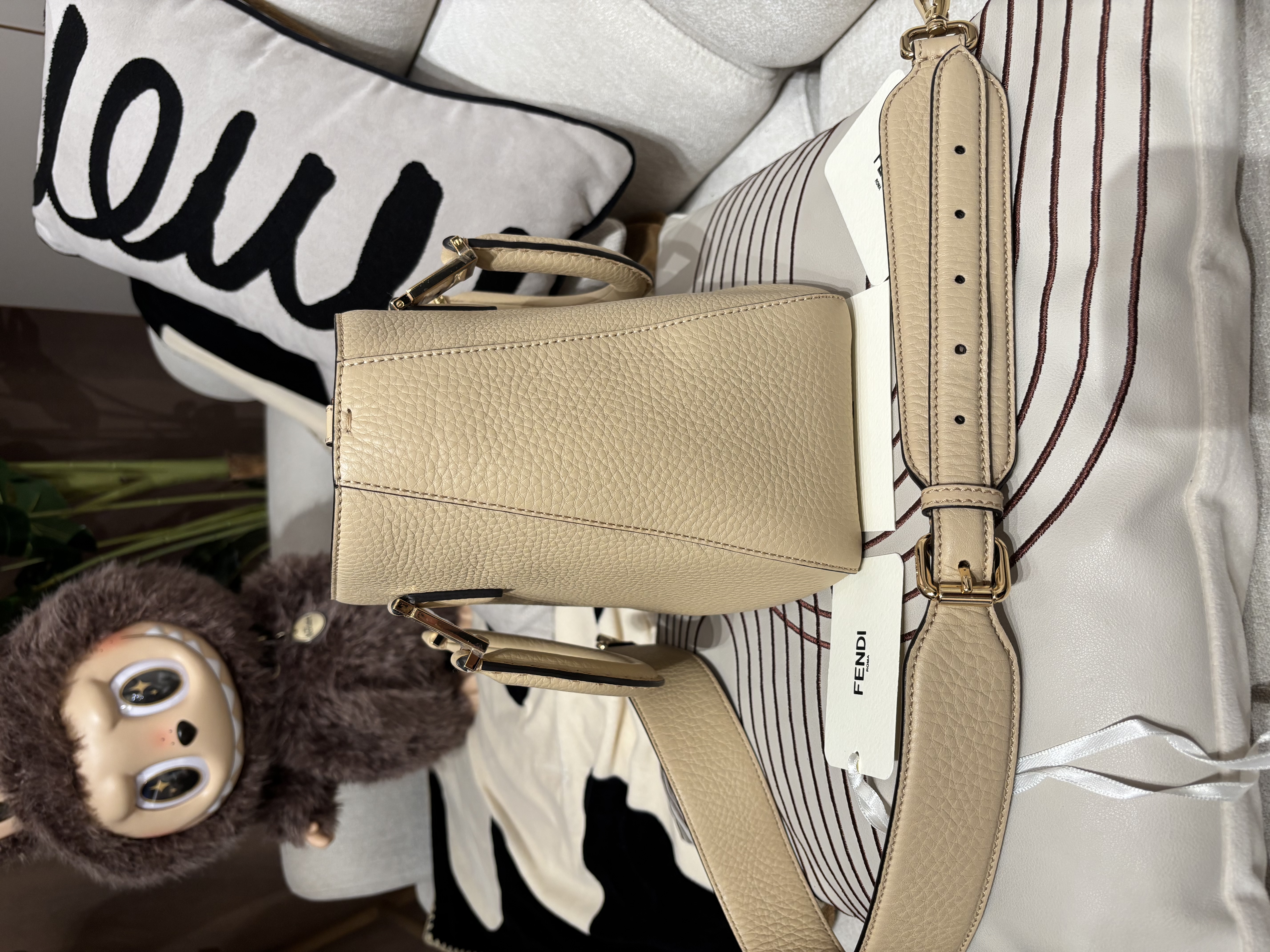 Fendi 2way bag beige calfskin  100%Authentic, unused 全新未使用品 ✅Tap booklet ✅Dust bag