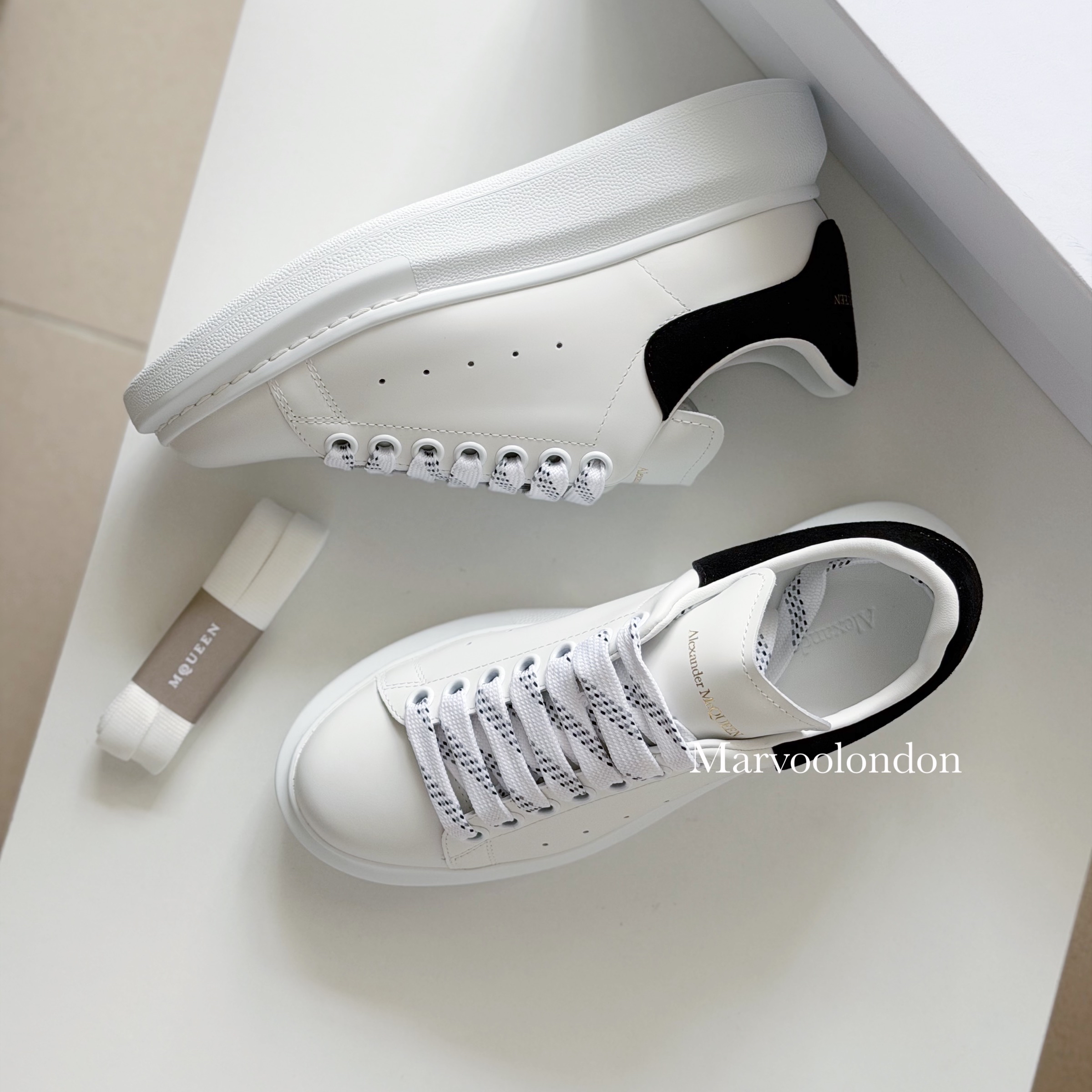 有2款鞋帶替換  限時優惠✨訂貨📮McQueen 經典款黑尾sneaker  Size 36-39/40