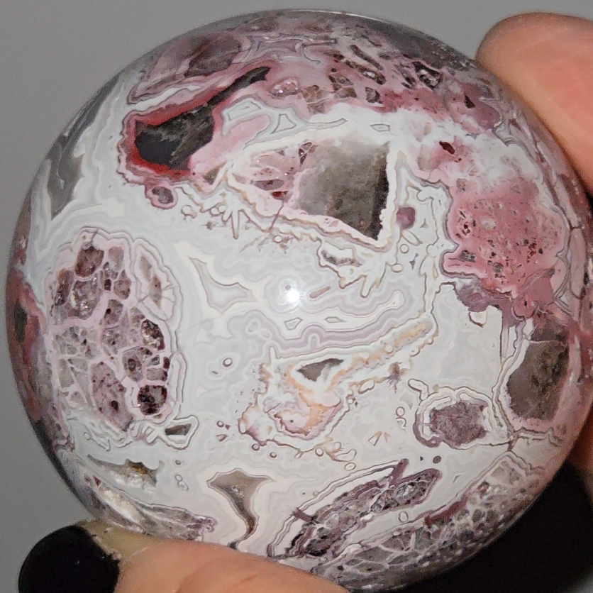 Mexican red agate with stunning banding and sparkly inclusions - AG235