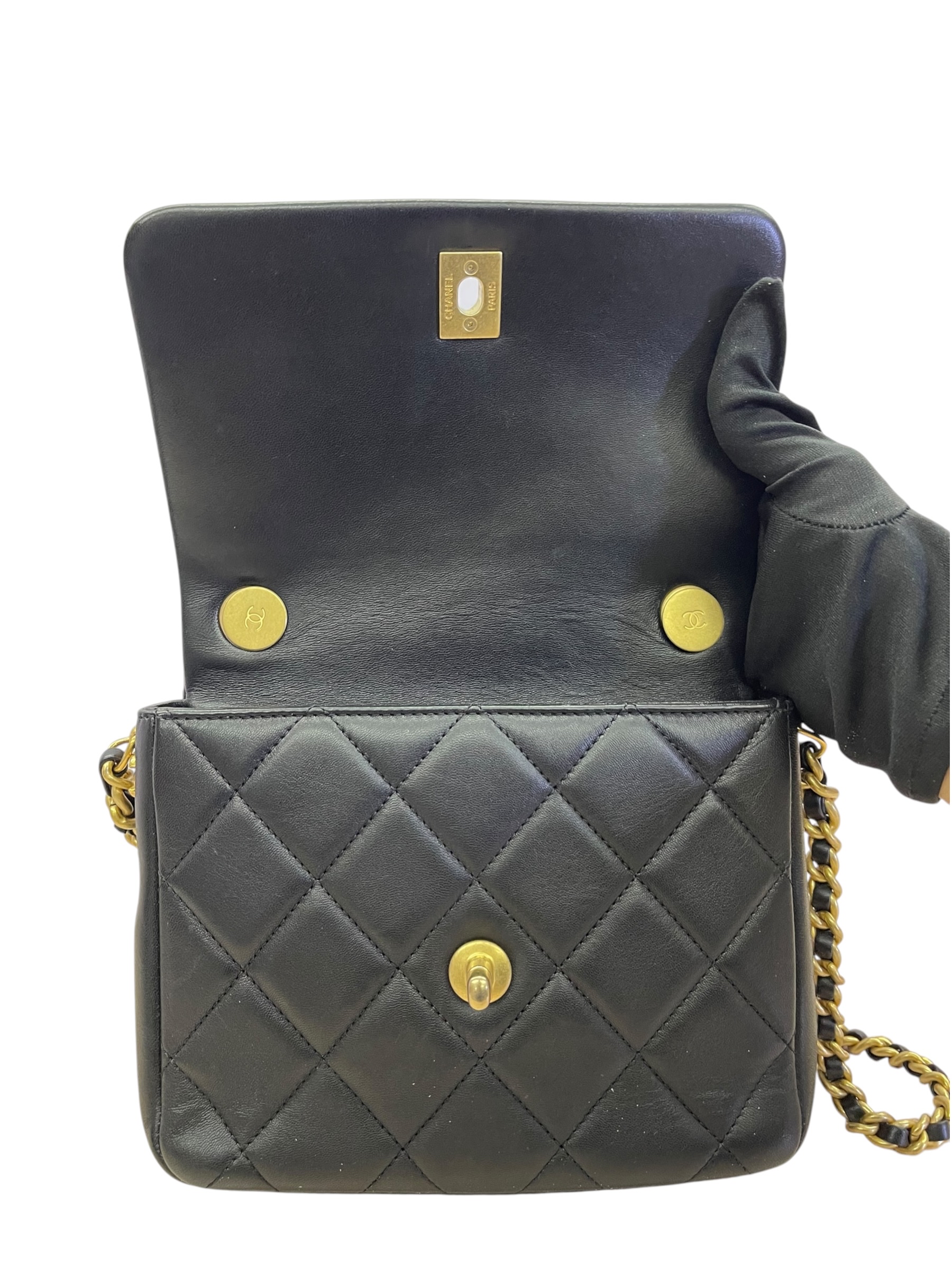 Pre-Owned CHANEL Flap Bag / Product Code: 082707