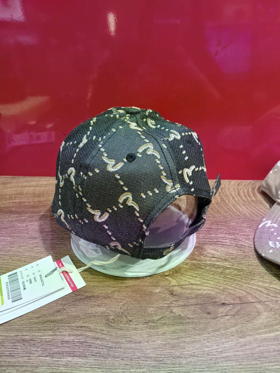 $168頂。韓國直送。韓國潮牌專門店/免稅店 MONOGRAM CAP提花棒球 男女同款EU021