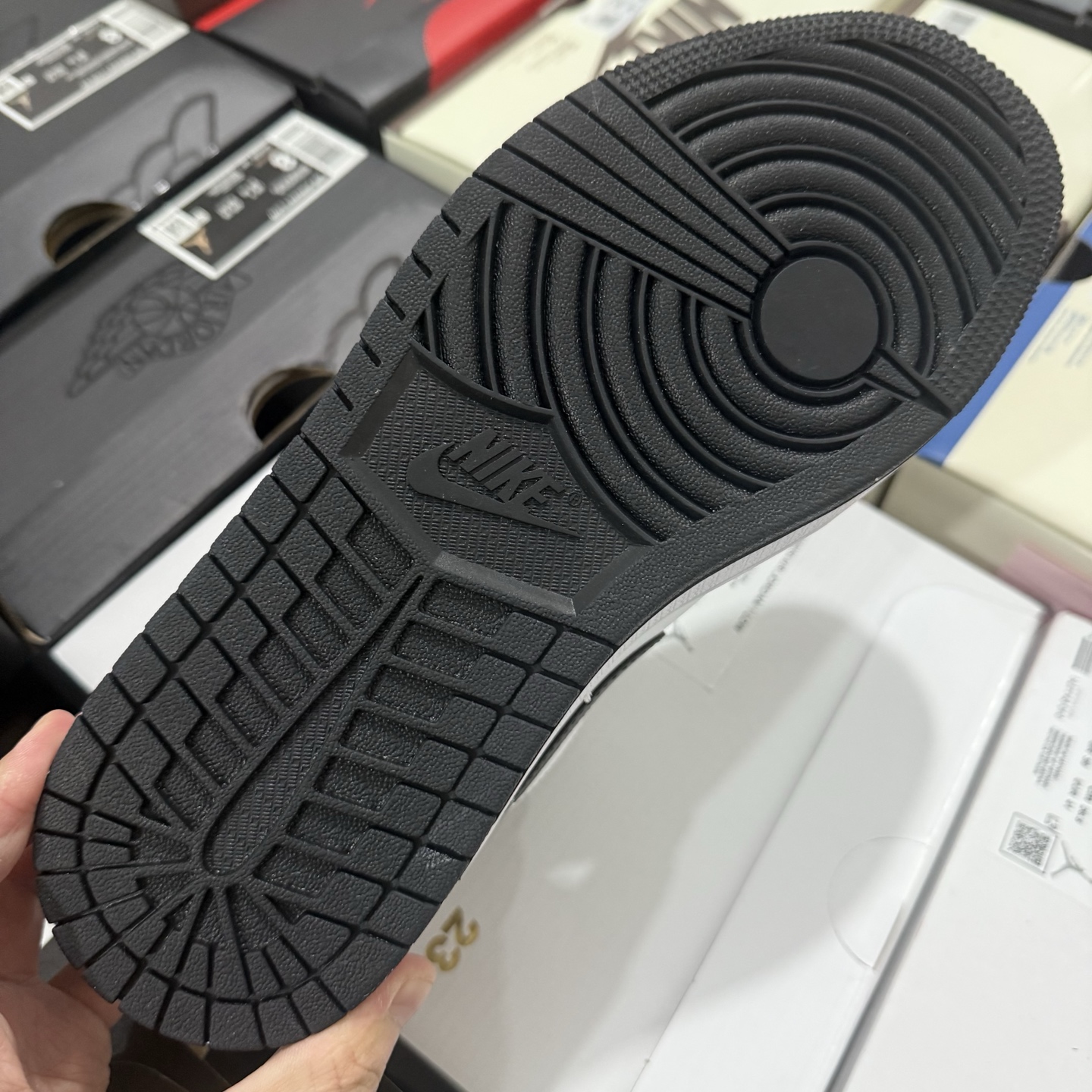 Nike Jordan Air Jordan 1 Low "Light Smoke Grey" 553558-030 