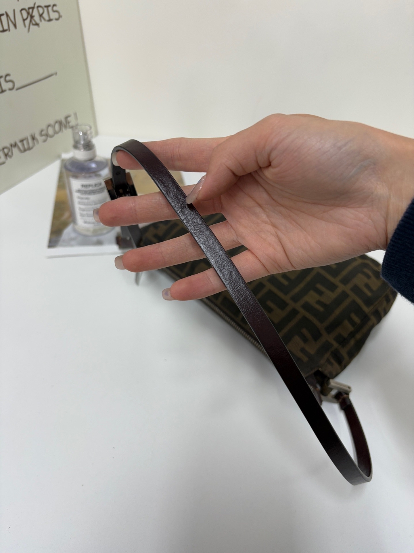 【預訂貨品】Fendi老花法棍腋下包